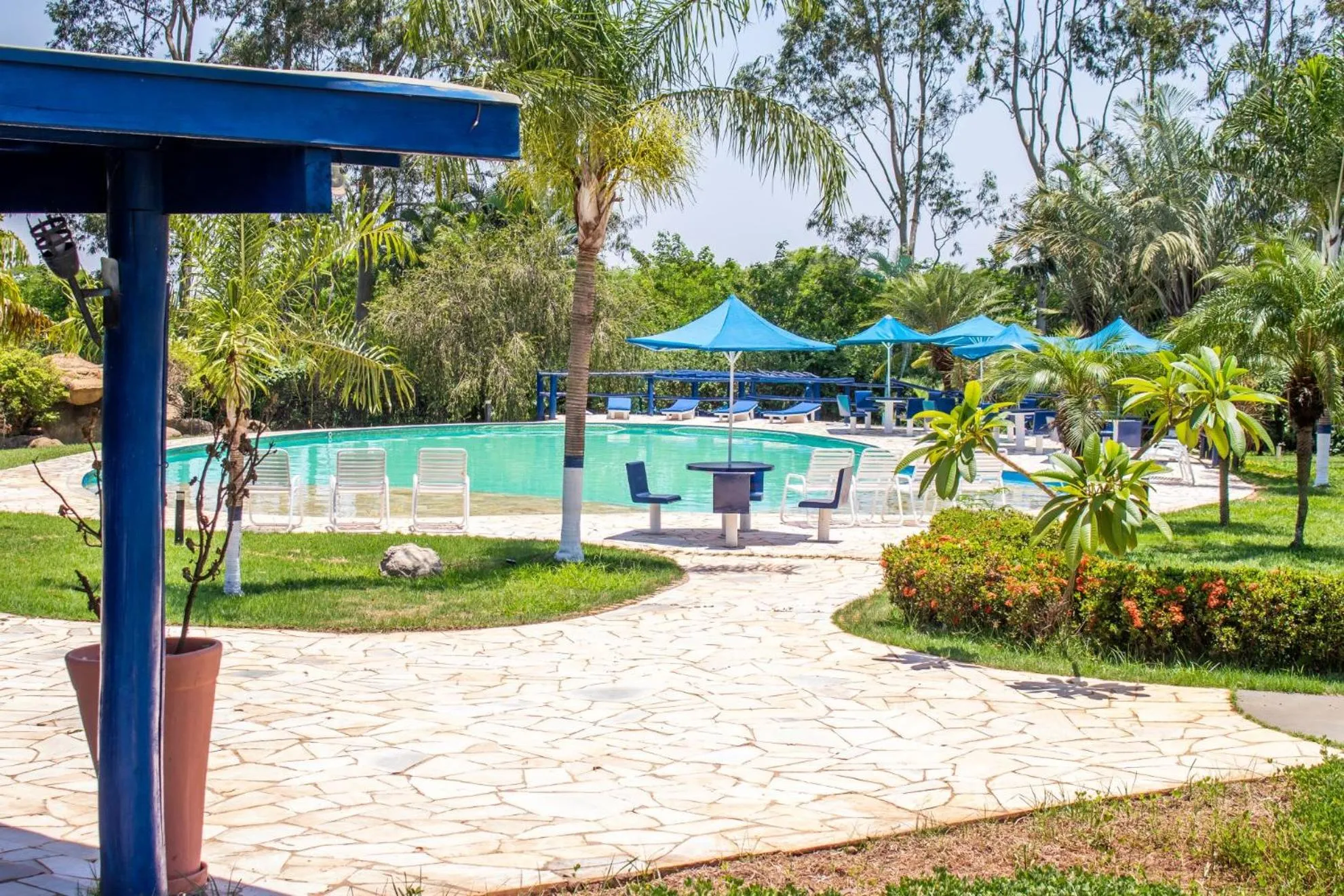 Swimming pool in Mirante Praia Hotel