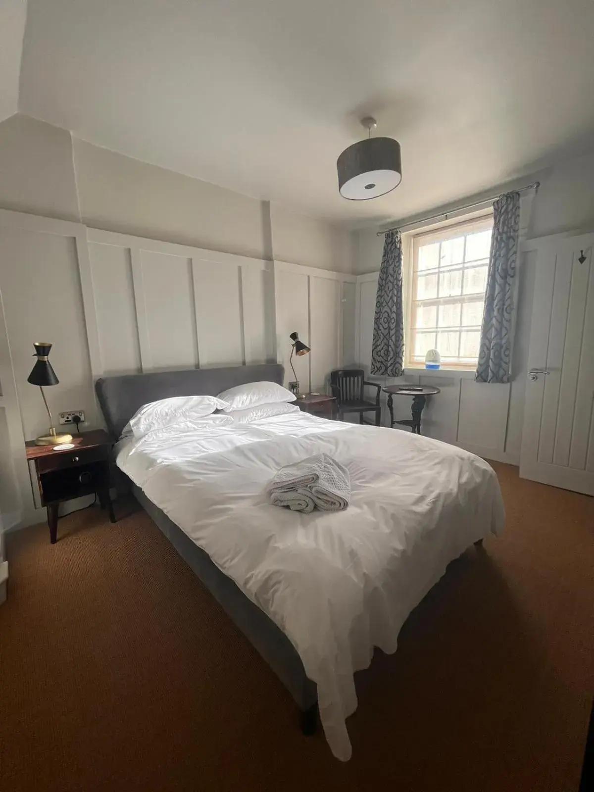 Bedroom, Bed in The Thirsty Scholar Bedroom, Bed in The Thirsty Scholar