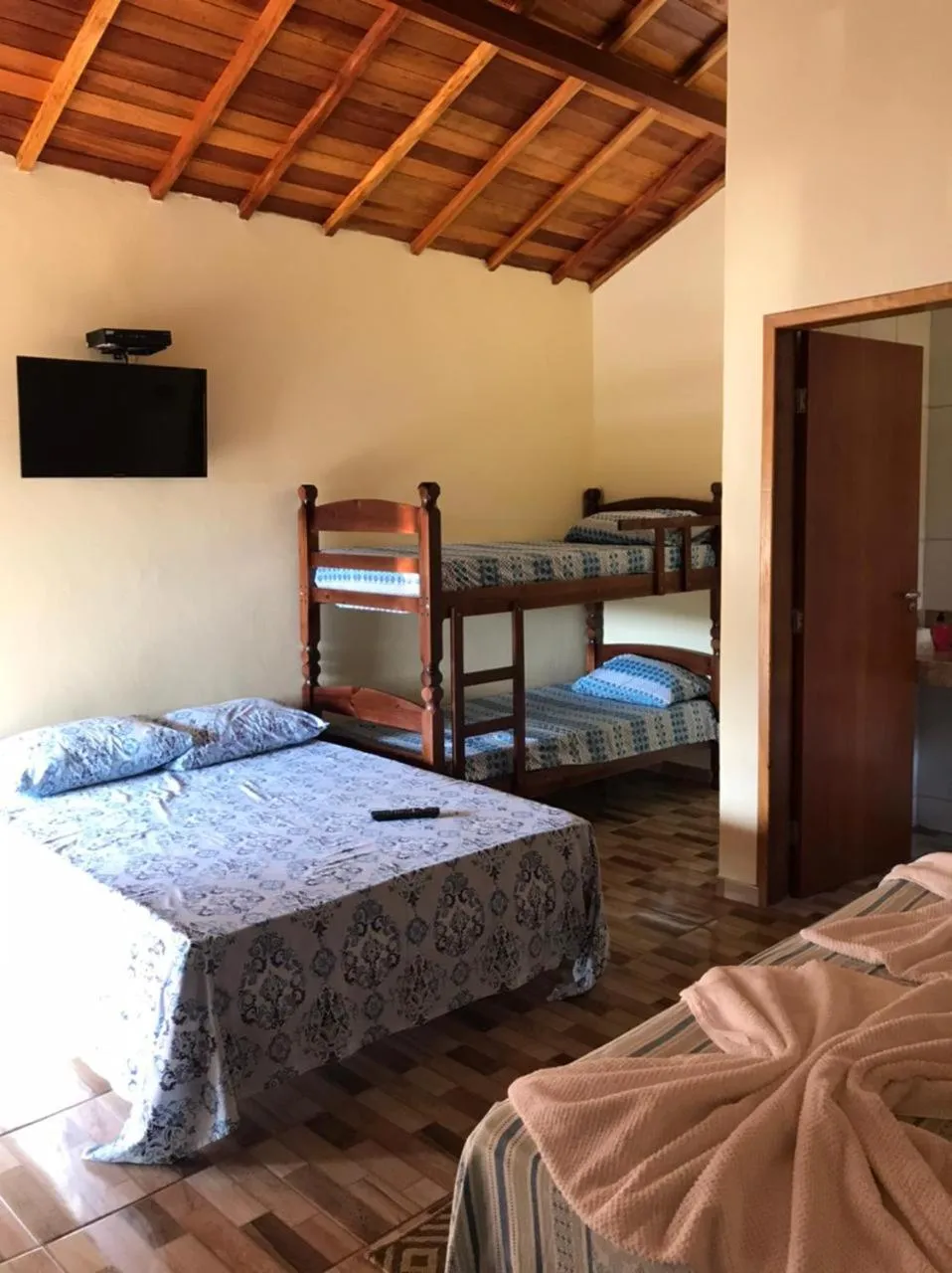 Photo of the whole room, Bed in Pousada Ipê da Serra