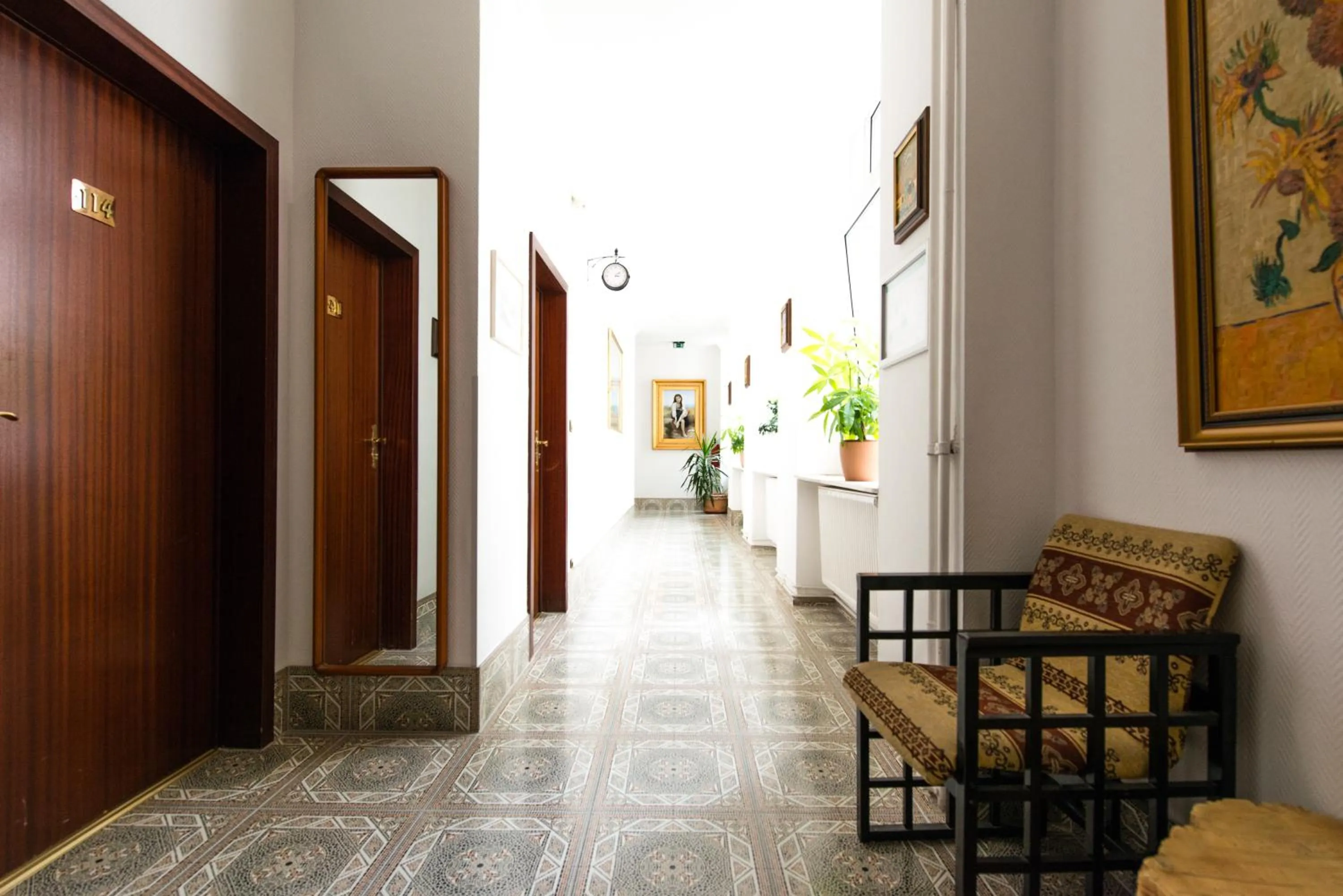 Area and facilities in Ravel International