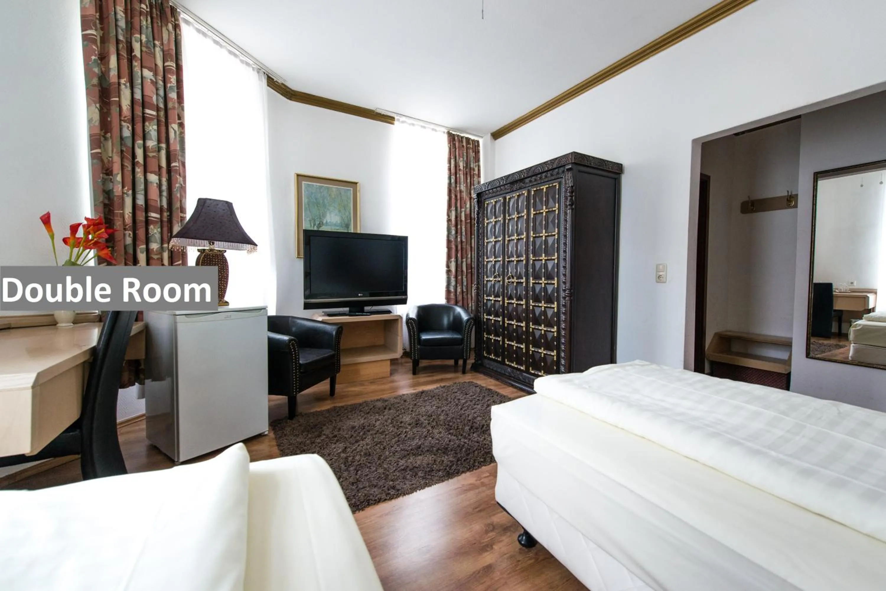 Photo of the whole room, Bed in Löwen Hotel