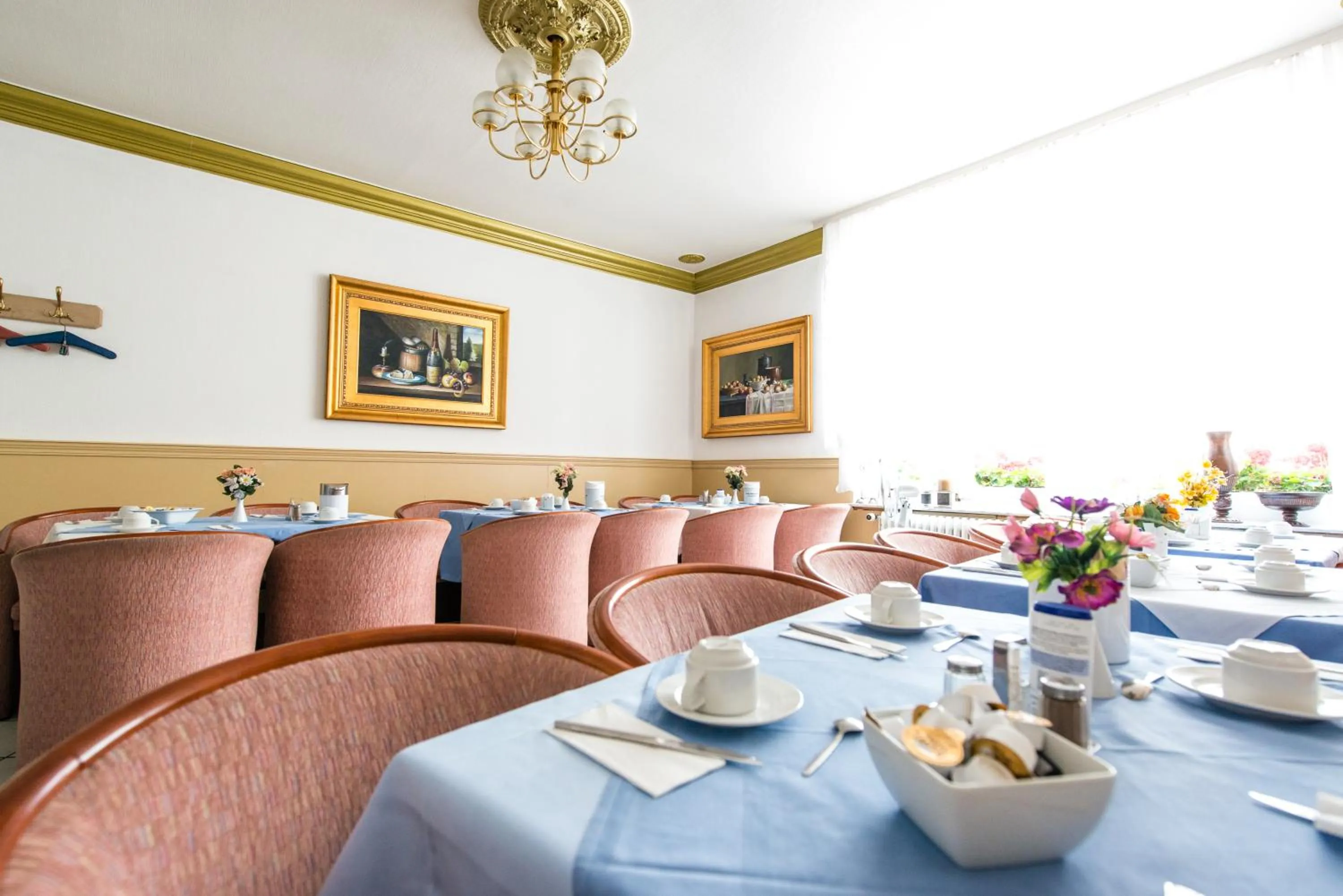 Restaurant/places to eat in Löwen Hotel