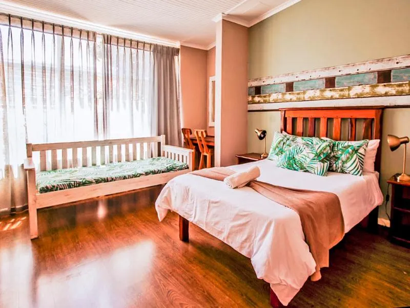 Photo of the whole room, Bed in The Russel Guest House