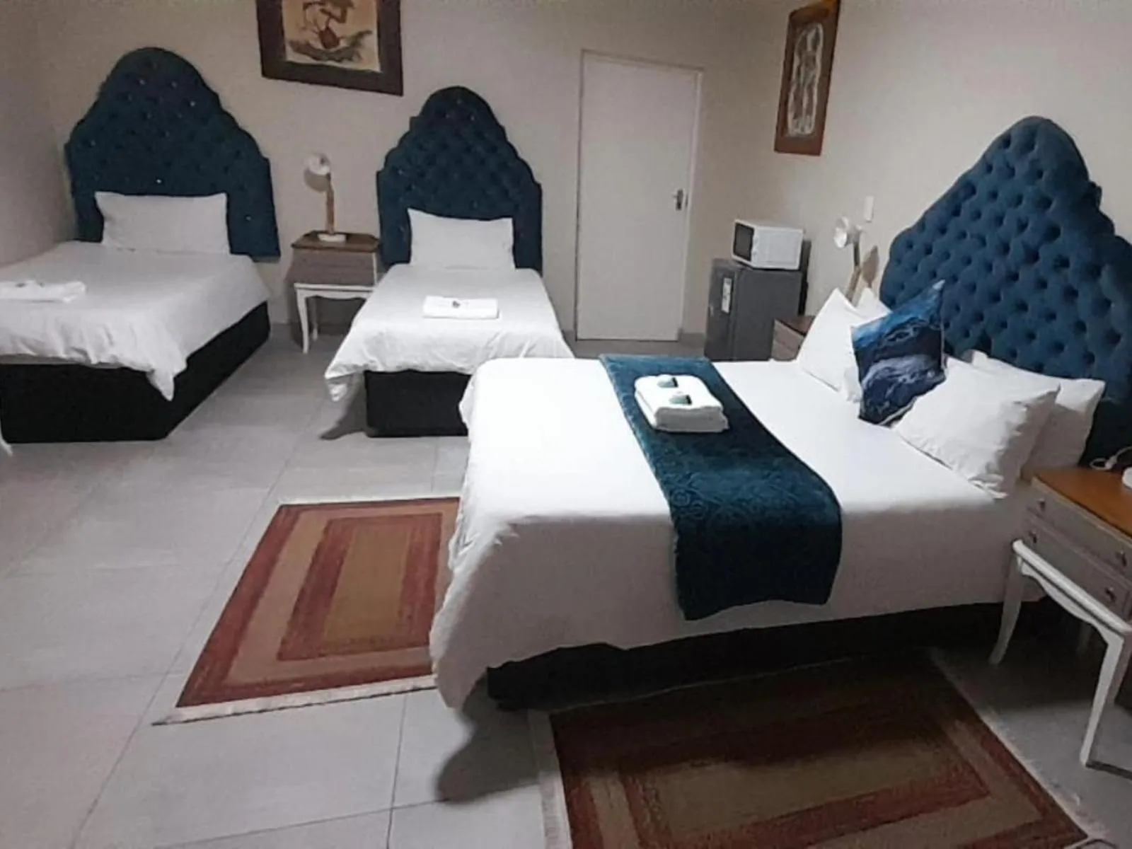 Bed in The Russel Guest House