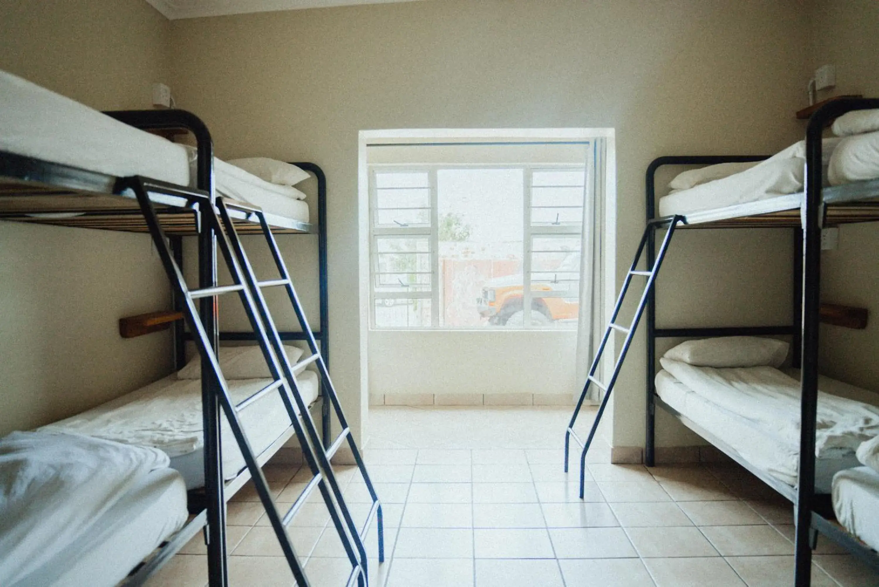 Bed in 8-Bed Mixed Dormitory Room in Island Vibe Backpackers Jeffreys Bay Bed in 8-Bed Mixed Dormitory Room in Island Vibe Backpackers Jeffreys Bay