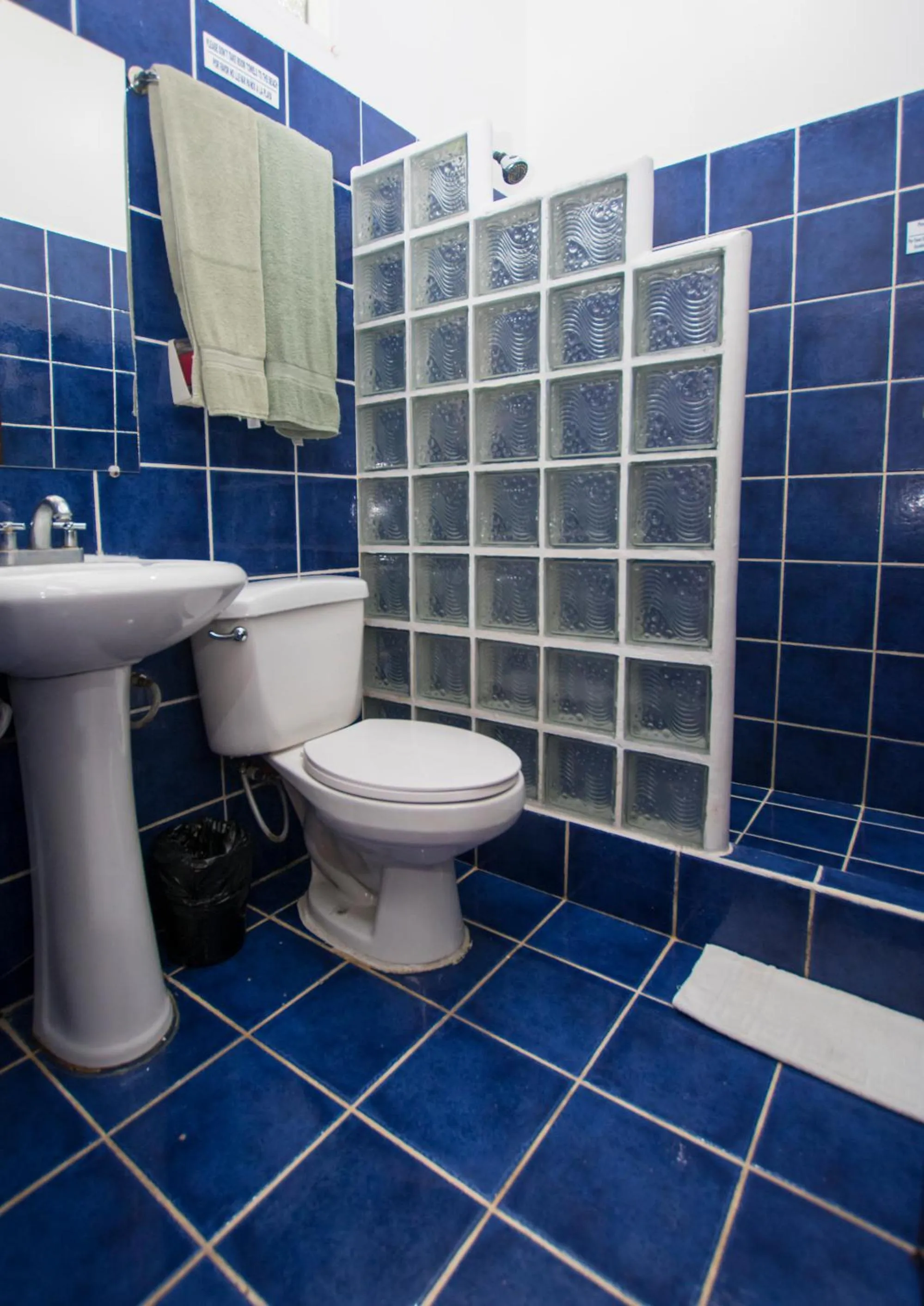 Bathroom in Oceanfront Hotel Verde Mar direct access to the beach