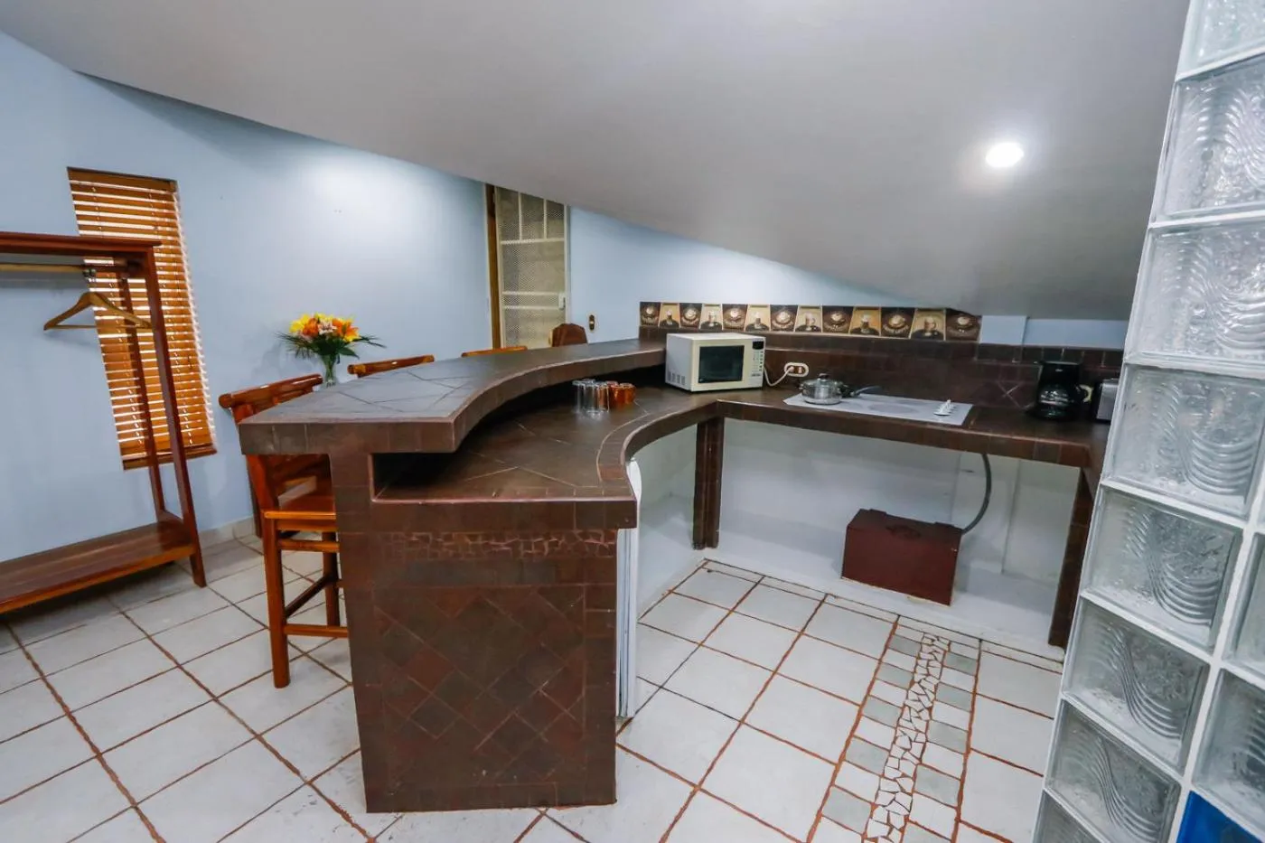 Photo of the whole room in Oceanfront Hotel Verde Mar direct access to the beach