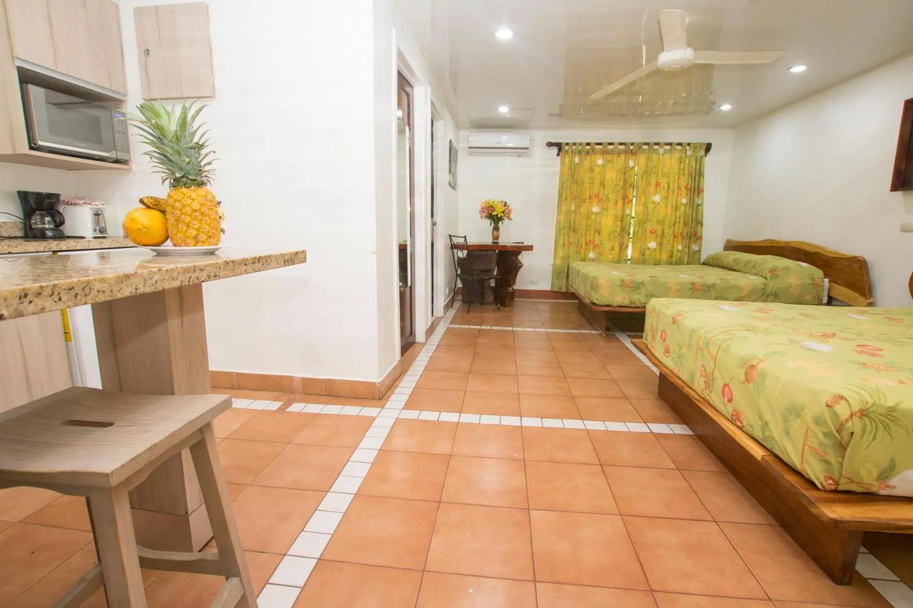 Photo of the whole room, Bed in Oceanfront Hotel Verde Mar direct access to the beach