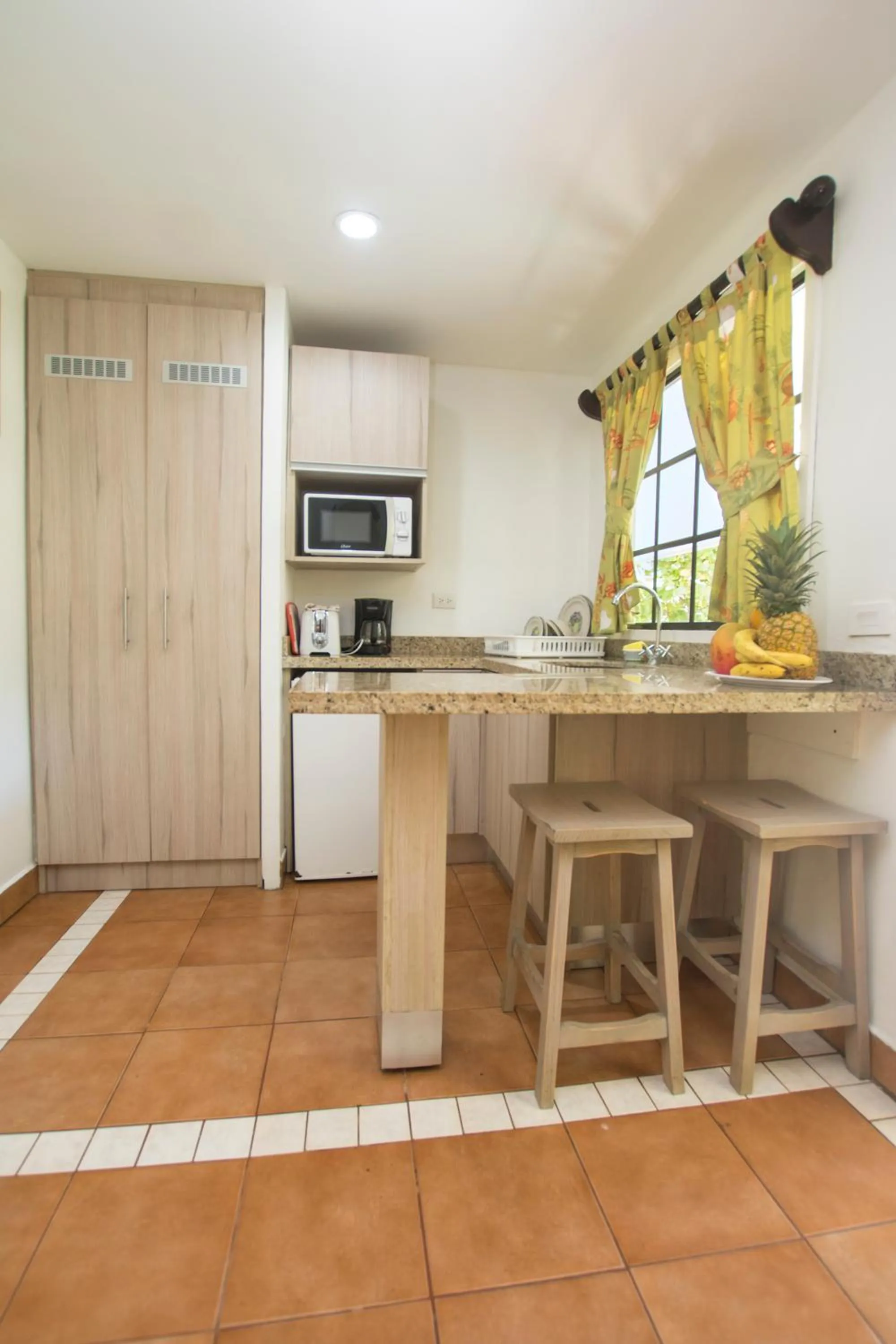 Kitchen or kitchenette in Oceanfront Hotel Verde Mar direct access to the beach