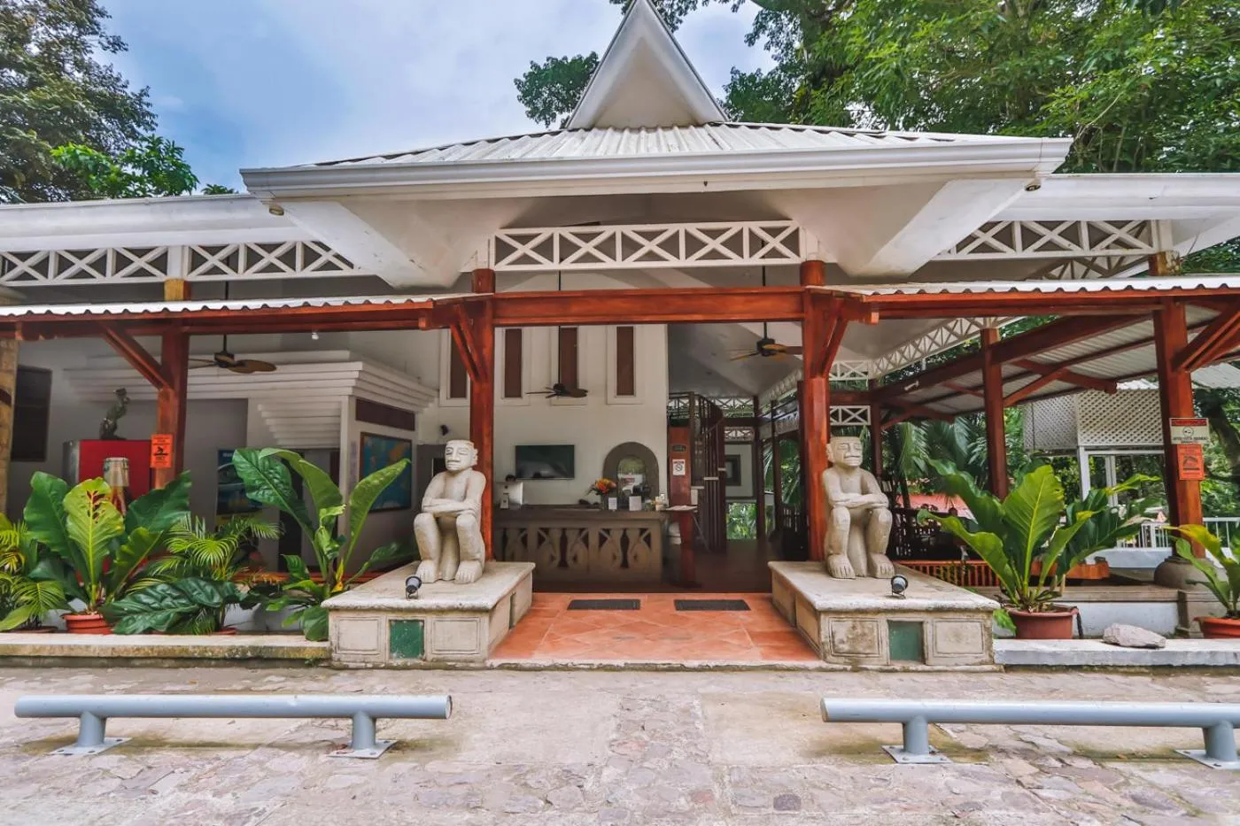 Lobby or reception in Oceanfront Hotel Verde Mar direct access to the beach