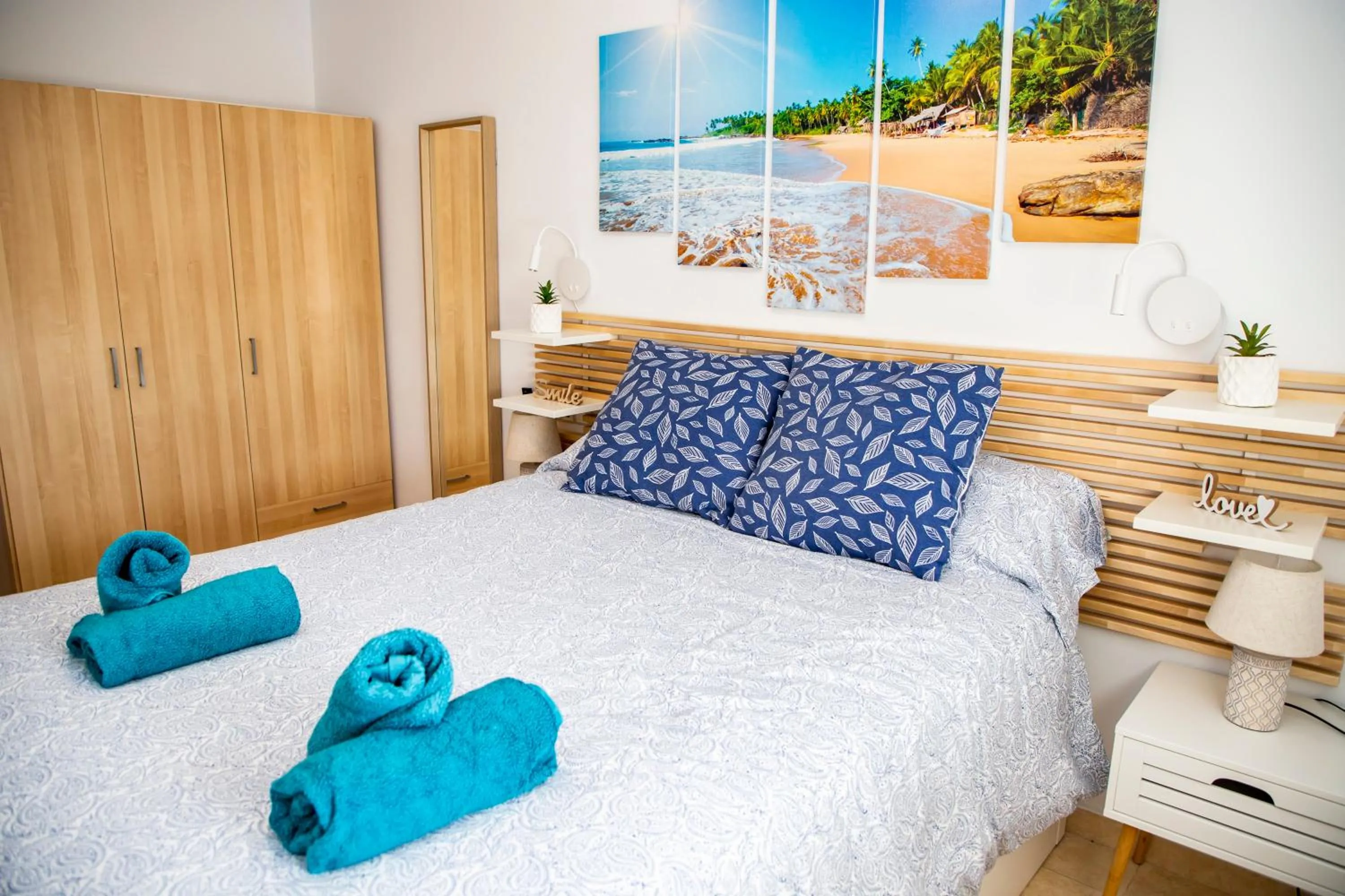 Bedroom, Bed in VALDECARRETAS Apartamento Rota cerca de playa
