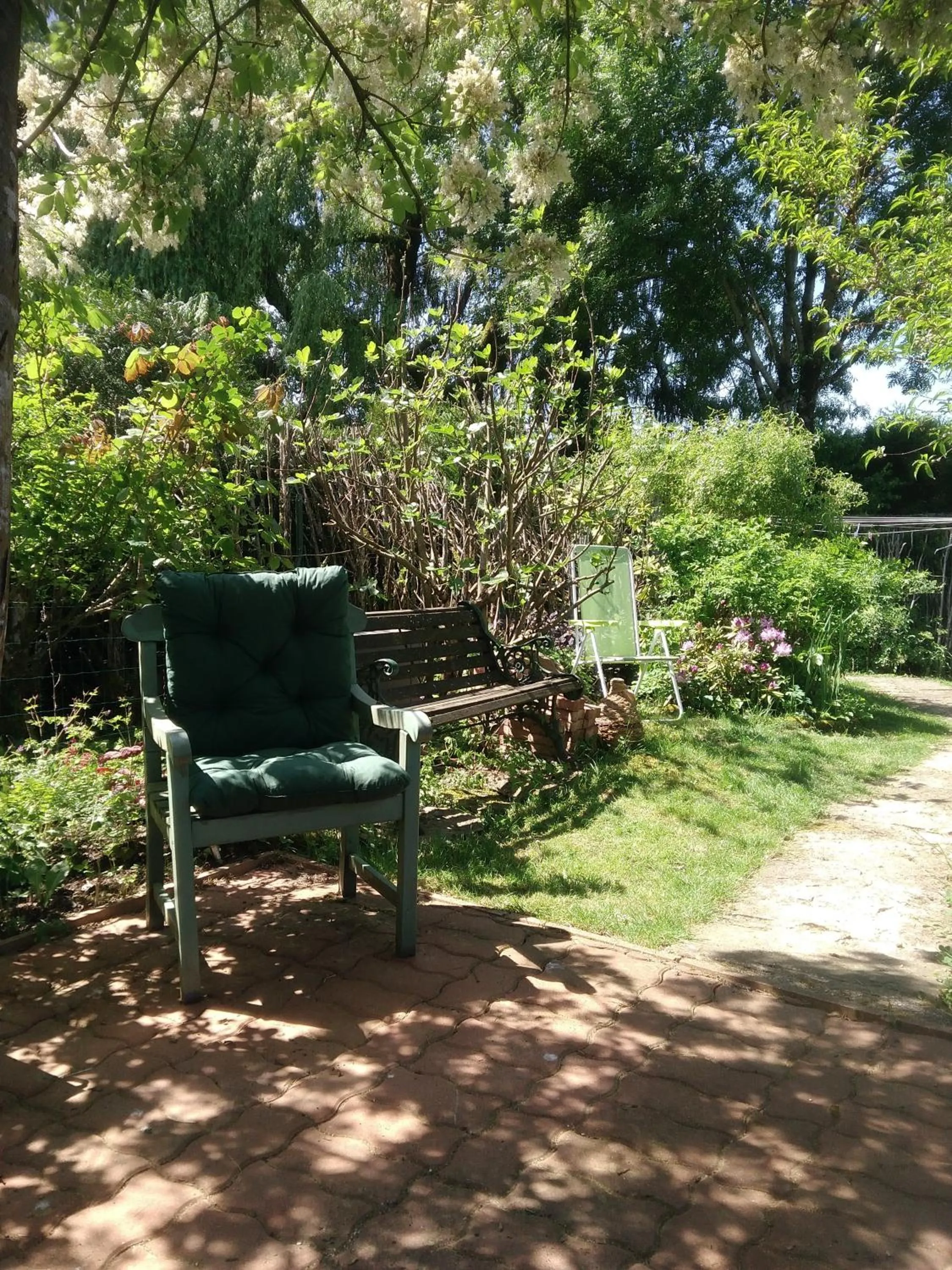 Garden in La Pie qui Chante