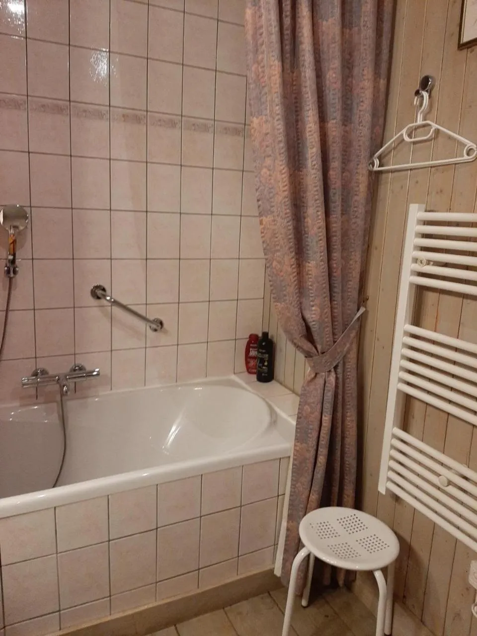 Bathroom in La Pie qui Chante