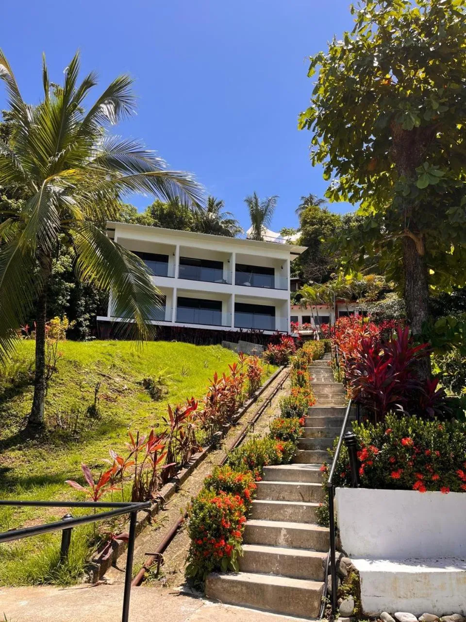 Property building in Karahe Beach Hotel