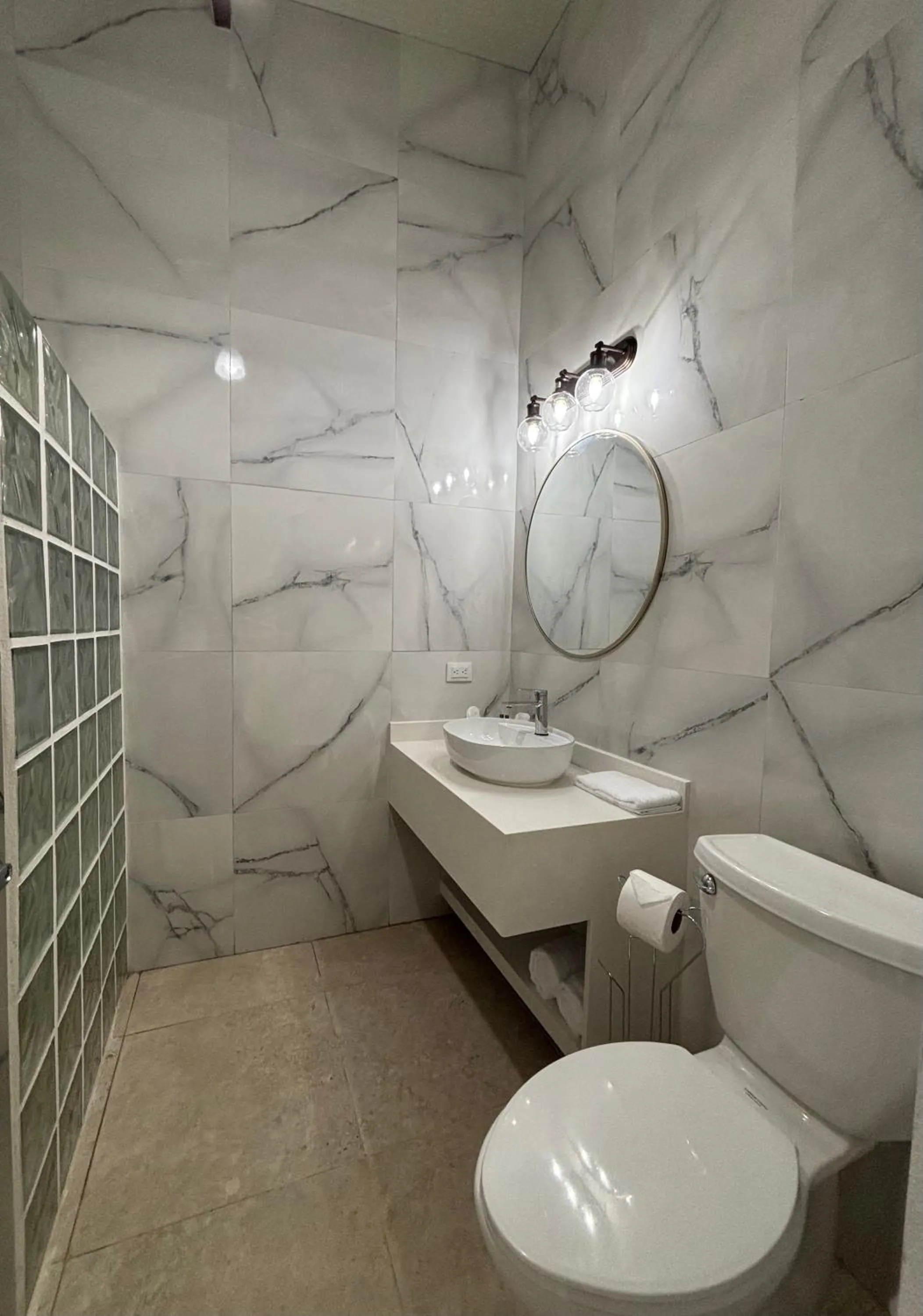 Bathroom in Karahe Beach Hotel