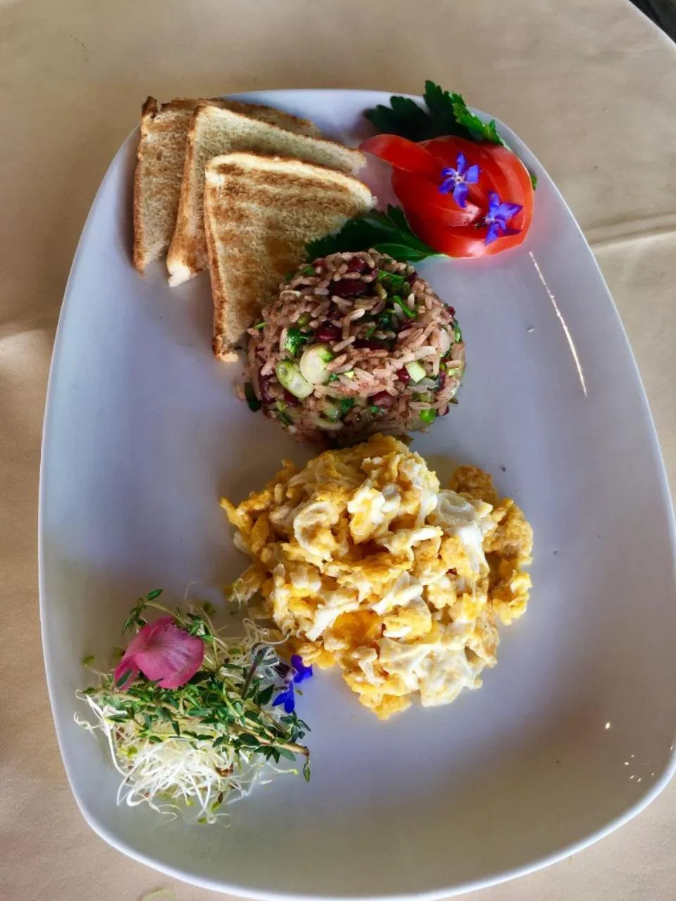 American breakfast in Karahe Beach Hotel