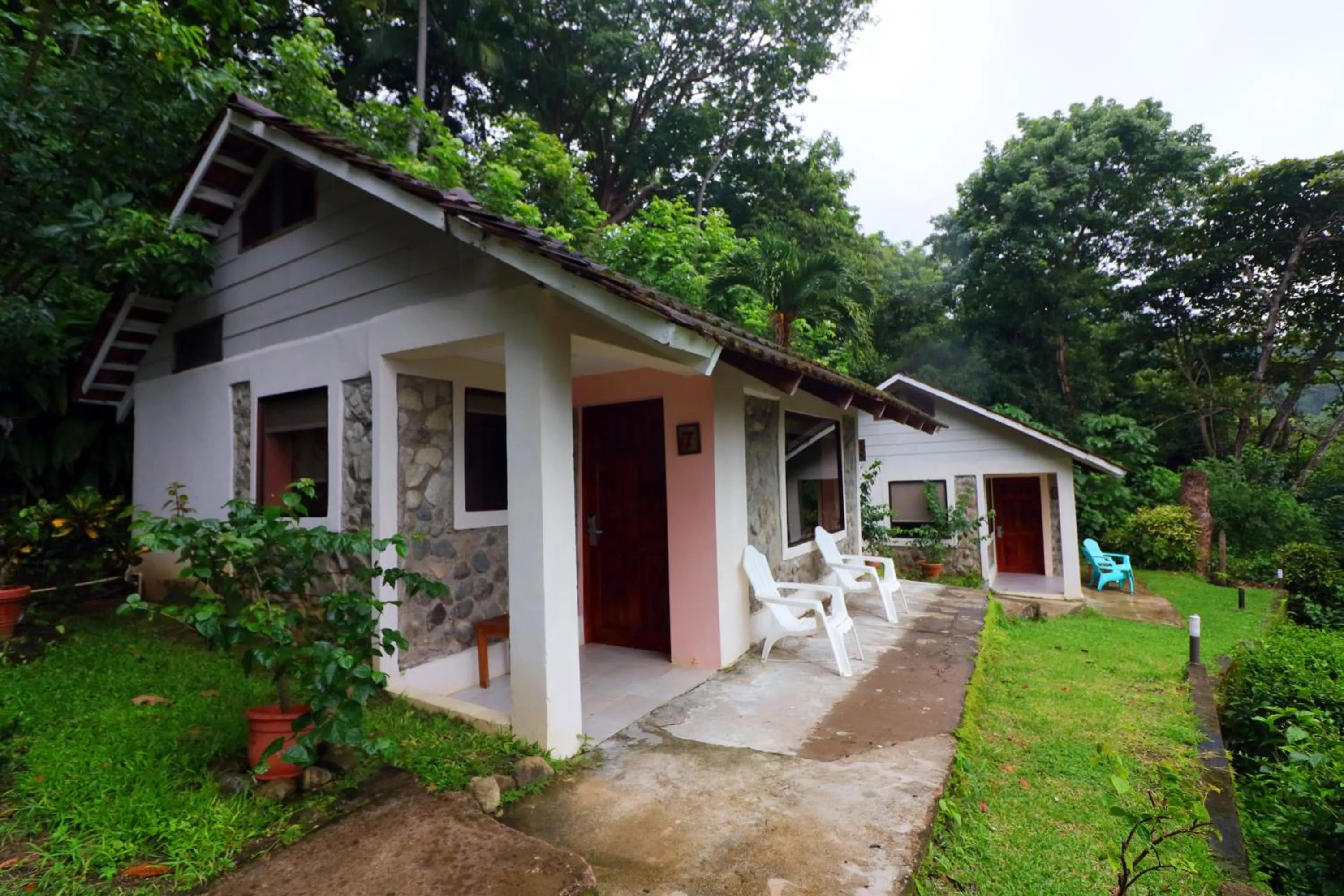 Property building in Karahe Beach Hotel