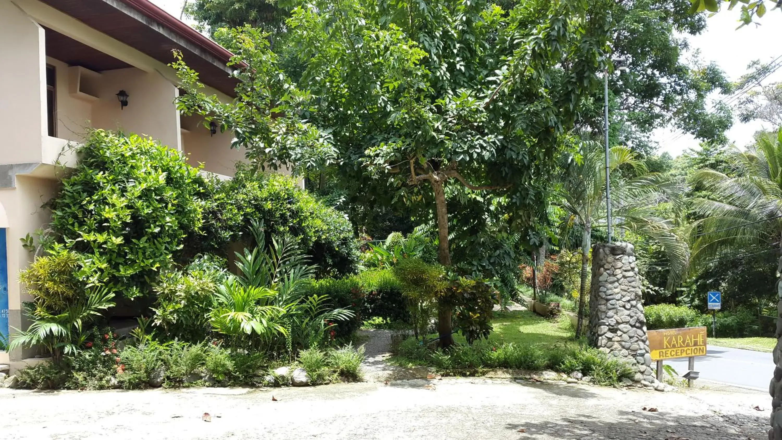 Standard Double Room with Street View in Karahe Beach Hotel Standard Double Room with Street View in Karahe Beach Hotel