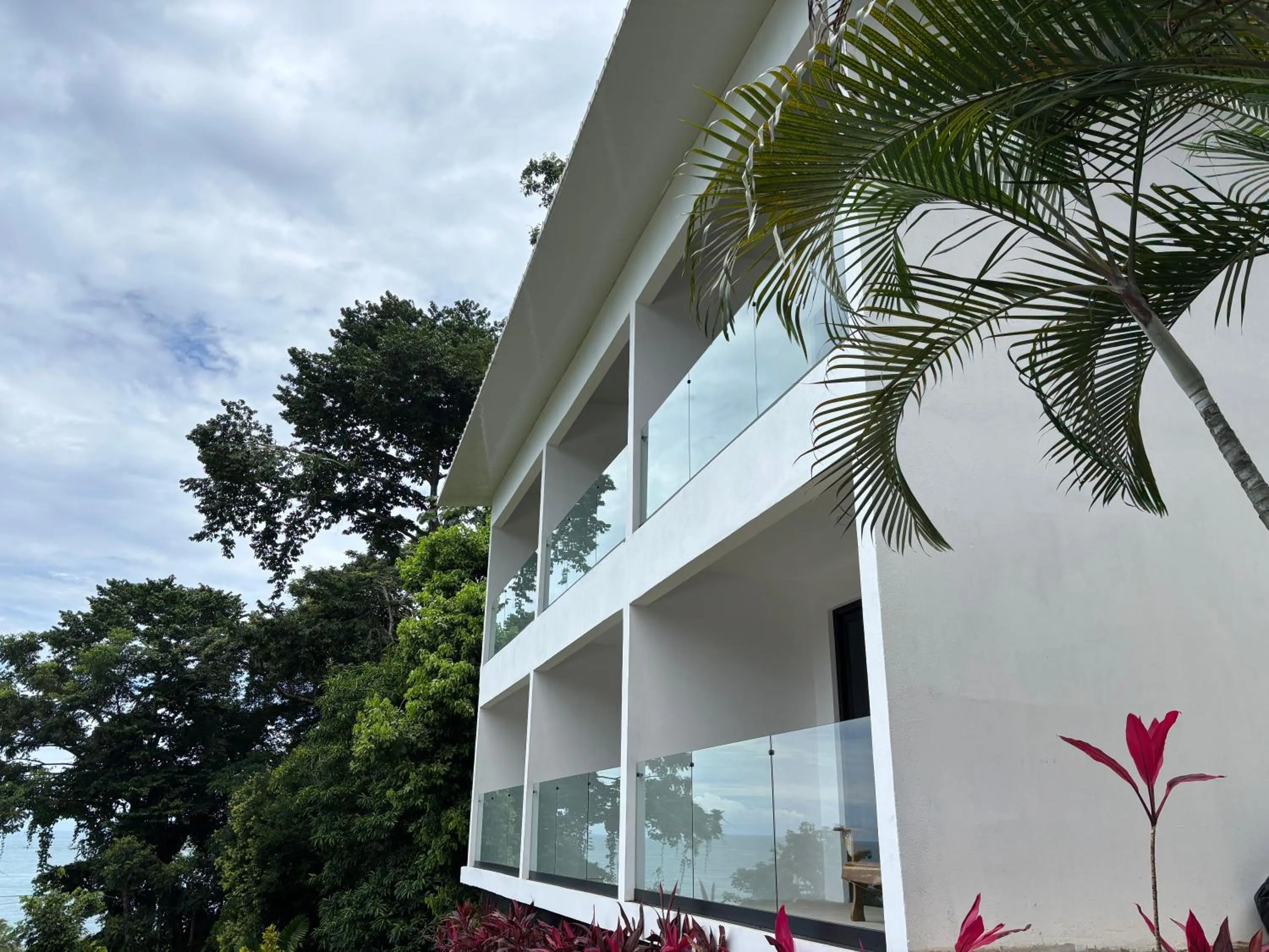 Property building in Karahe Beach Hotel