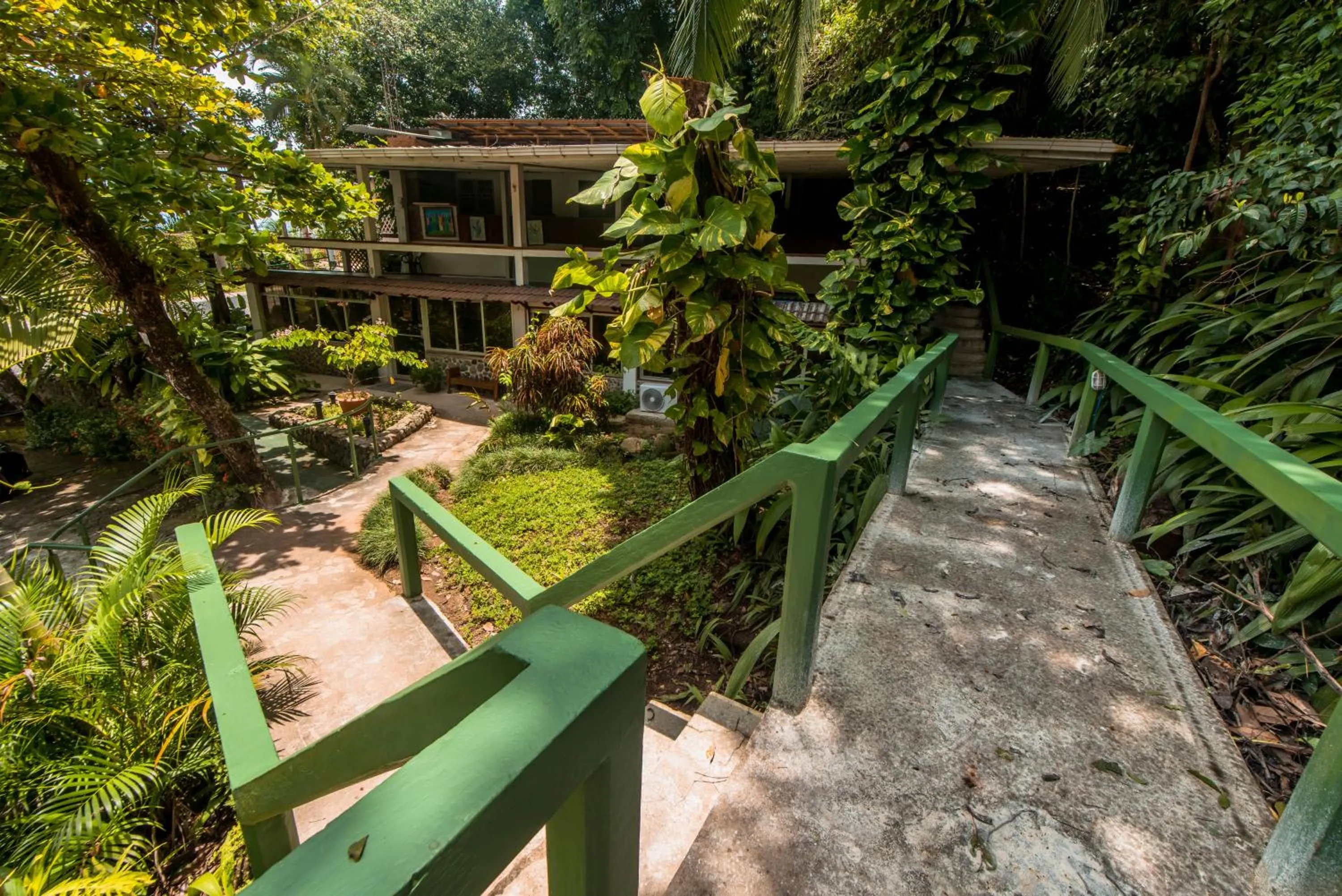 Facade/entrance in Karahe Beach Hotel