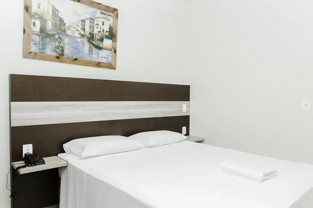 Bed in La Vitre Hotel Bed in La Vitre Hotel