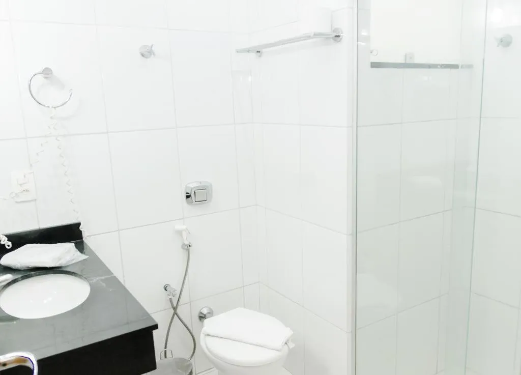 Bathroom in La Vitre Hotel