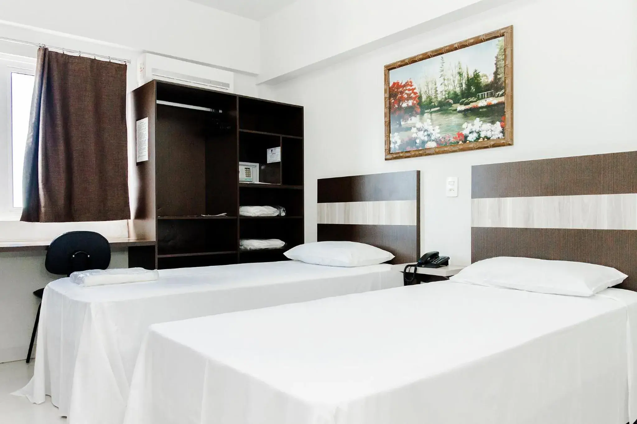 Bedroom, Bed in La Vitre Hotel Bedroom, Bed in La Vitre Hotel