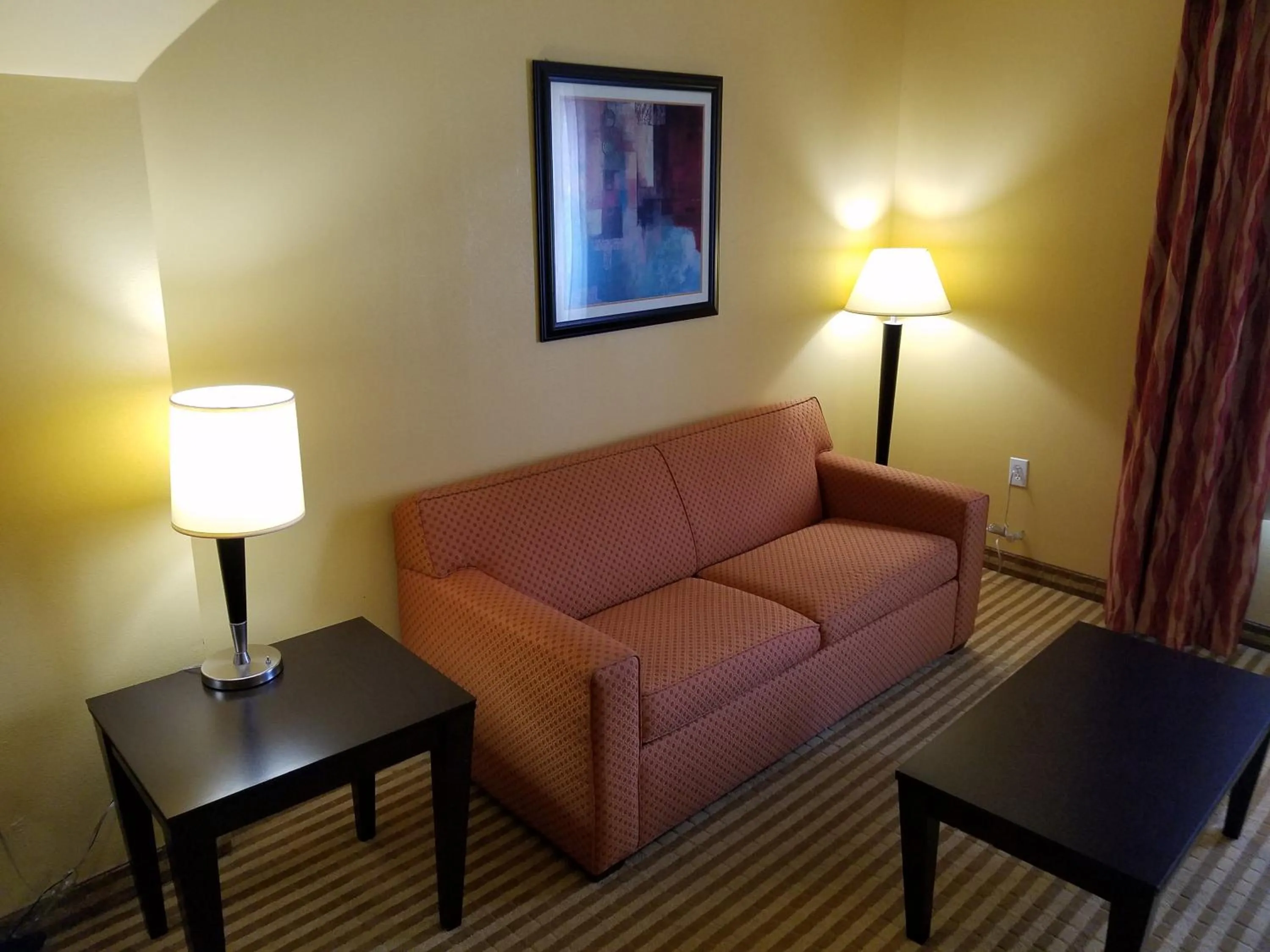 Seating area in La Quinta by Wyndham Atlanta Union City