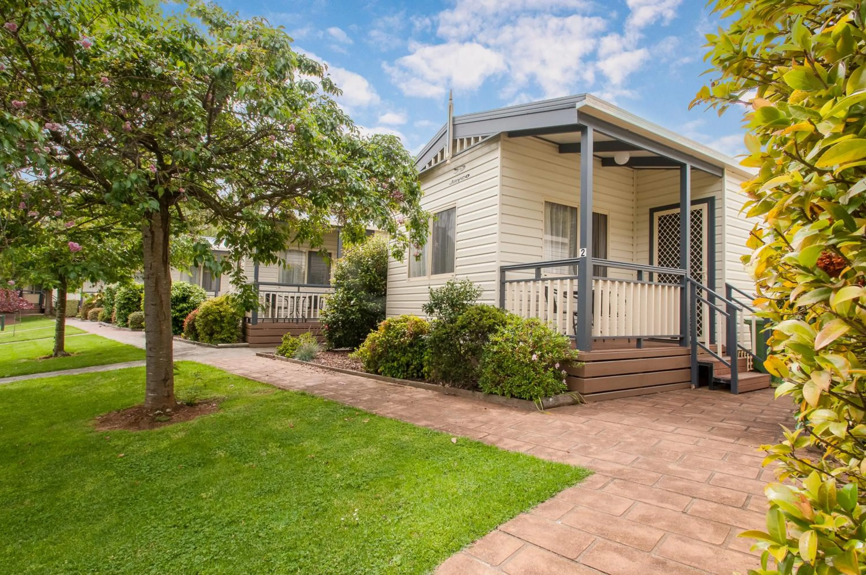 Superior Cabin with Ensuite  in Warragul Gardens Holiday Park