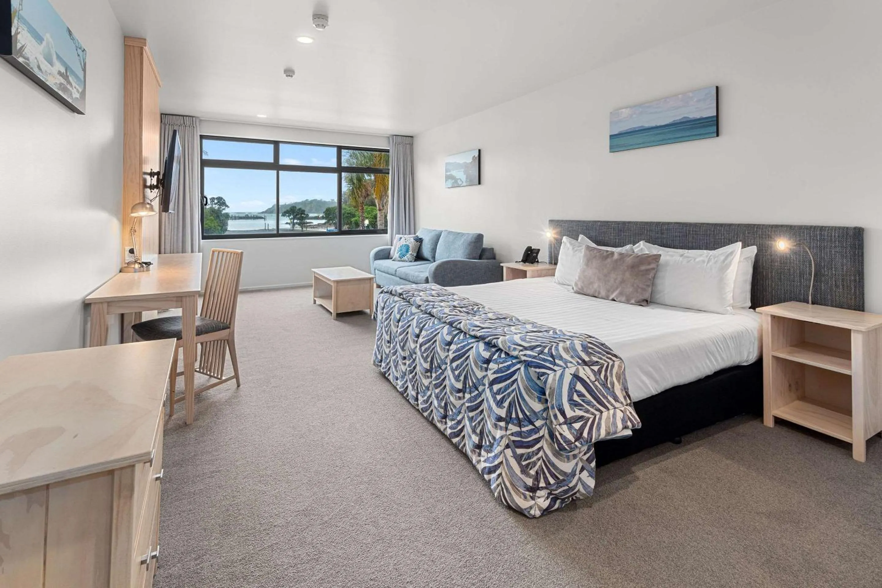 Bedroom, Bed in Quality Hotel Oceans Tutukaka