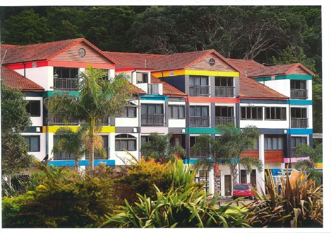 Facade/entrance in Quality Hotel Oceans Tutukaka