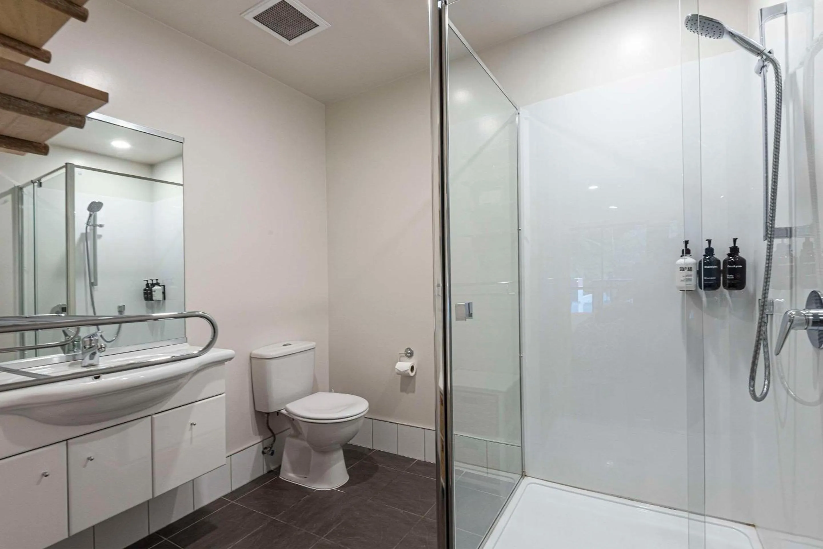 Bedroom in Quality Hotel Oceans Tutukaka