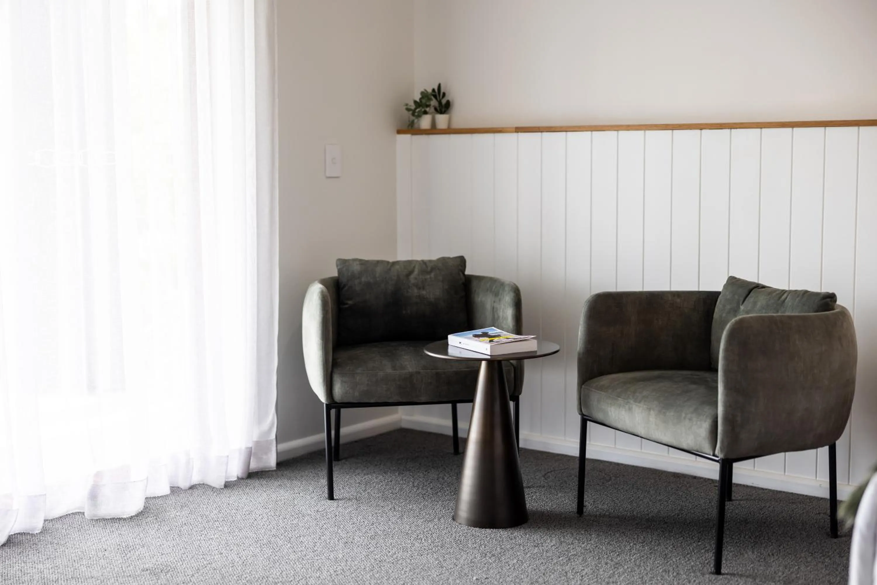 Mariners Cove Waterfront Motel and Apartments