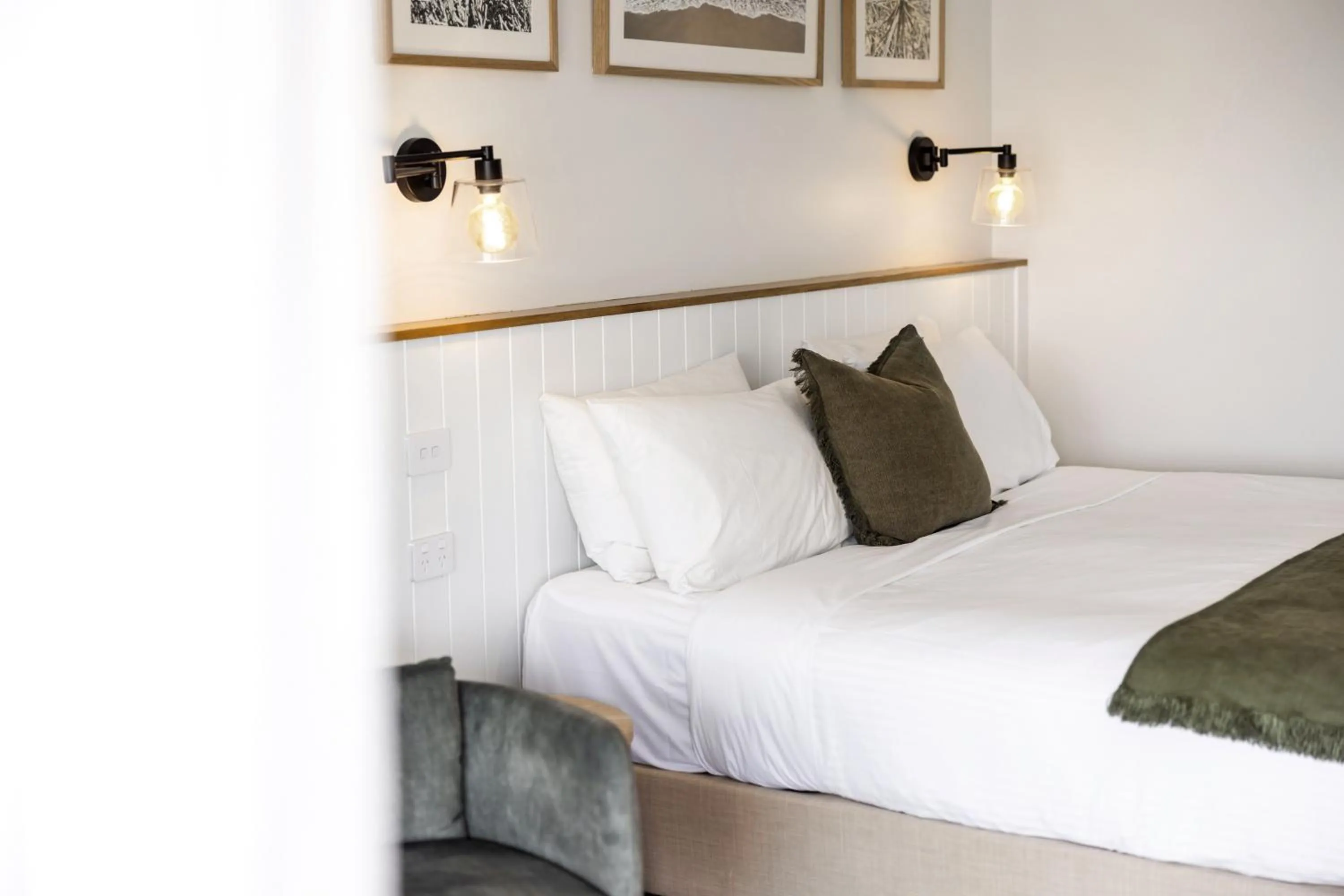 Bed in Mariners Cove Waterfront Motel and Apartments