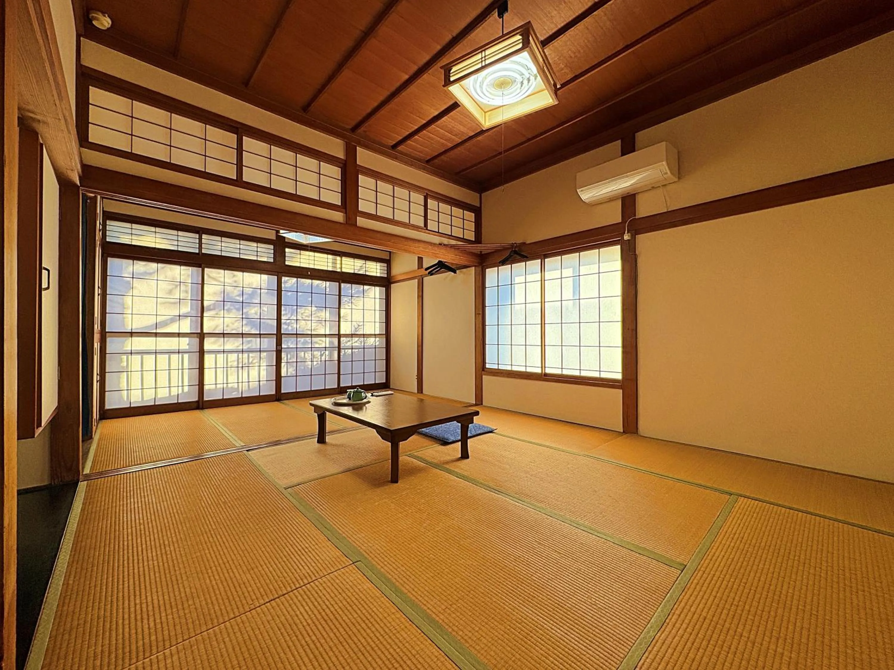 Photo of the whole room in Shiroyamasou