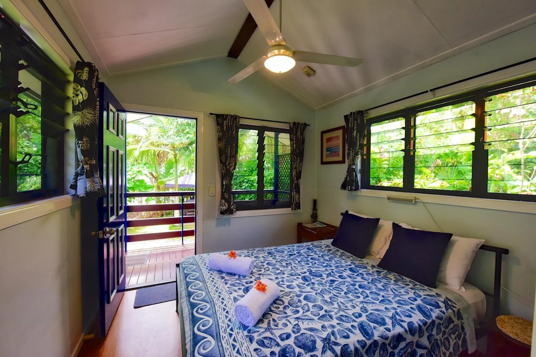 BBQ facilities, Bed in Thornton Beach Bungalows Daintree