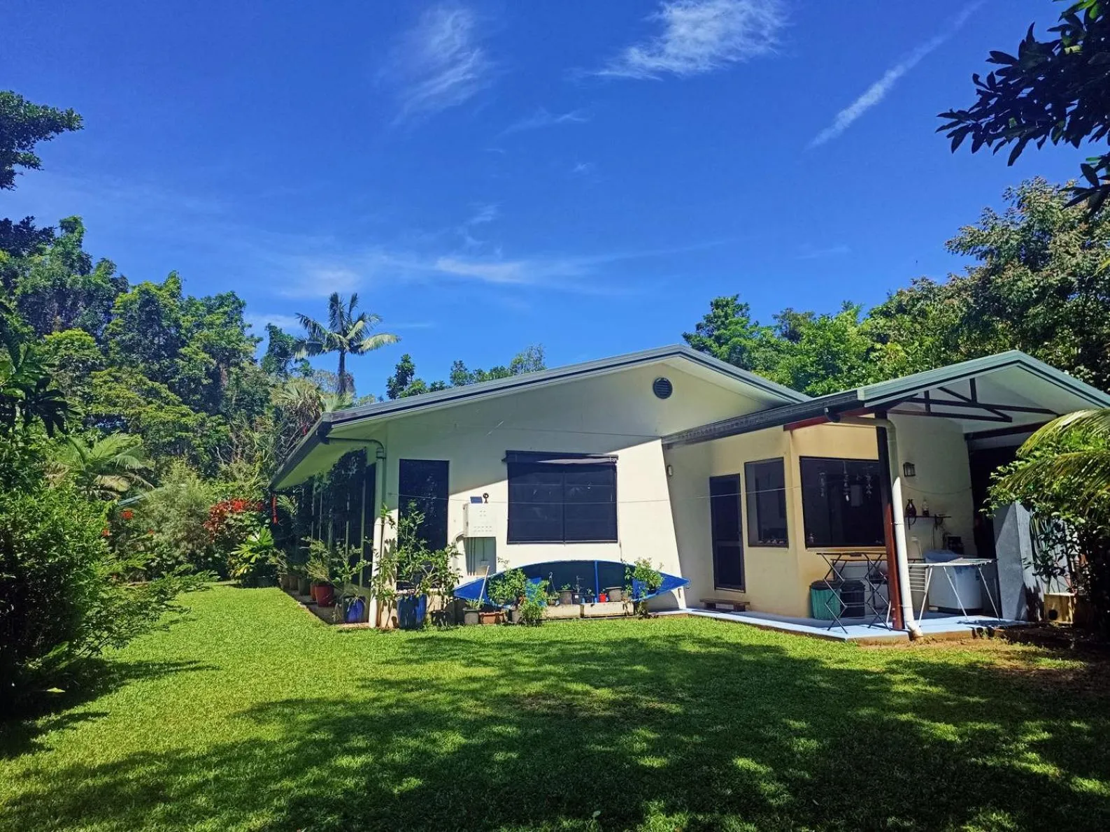 Property building in Thornton Beach Bungalows Daintree