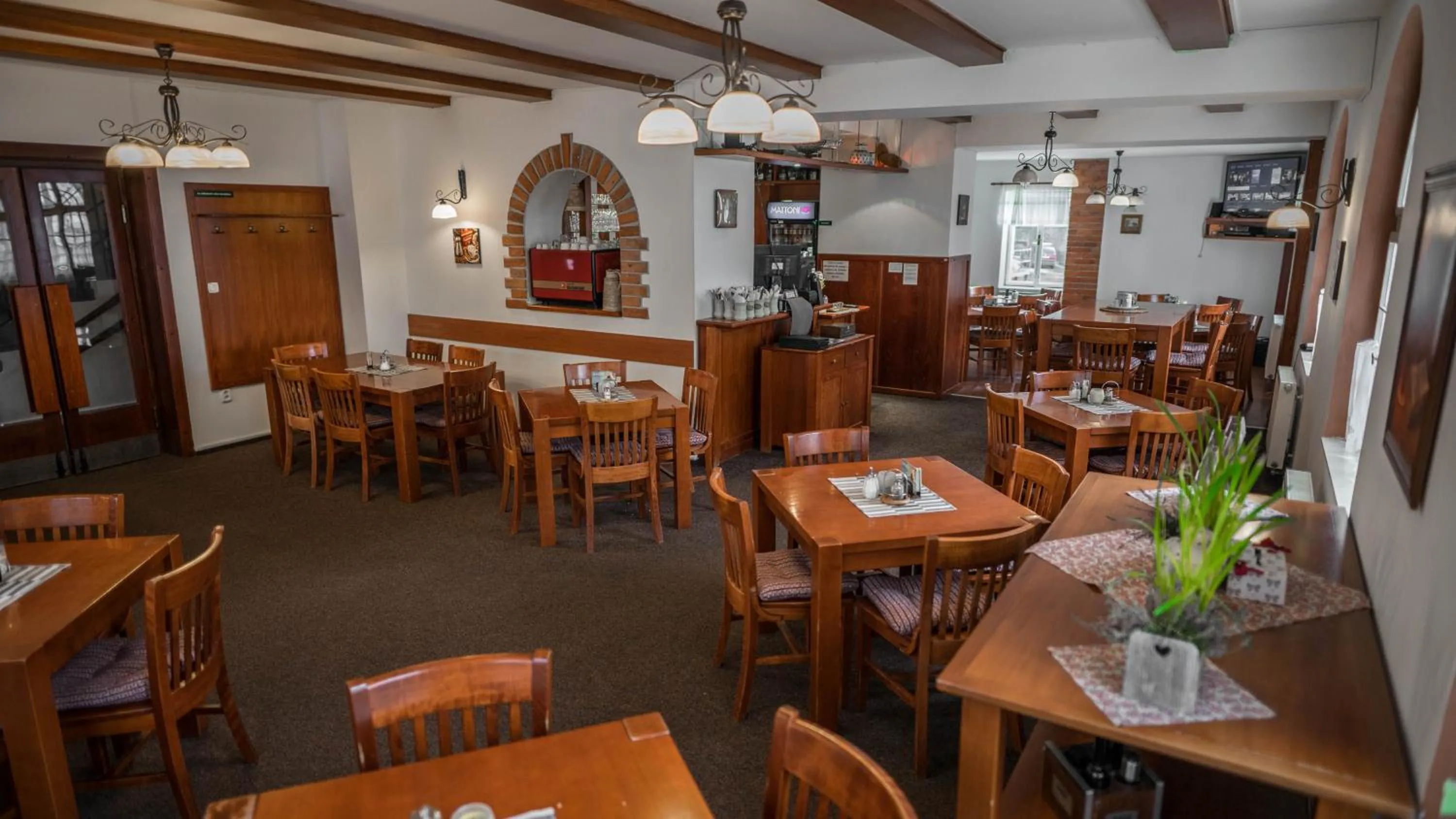 Restaurant/places to eat in Hotel Atlas