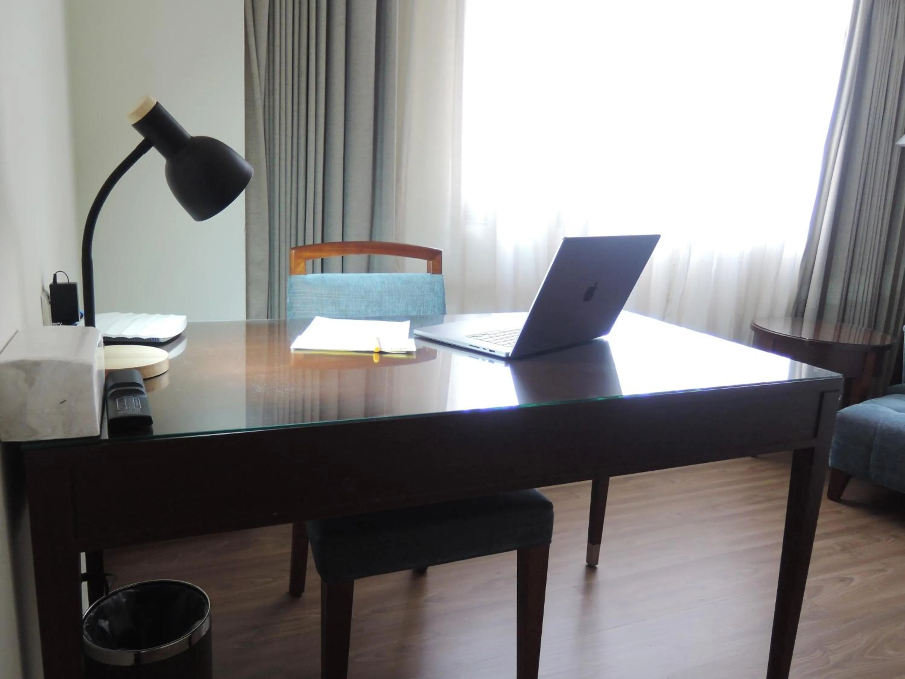 hair dresser in CHECK inn Taipei Neihu