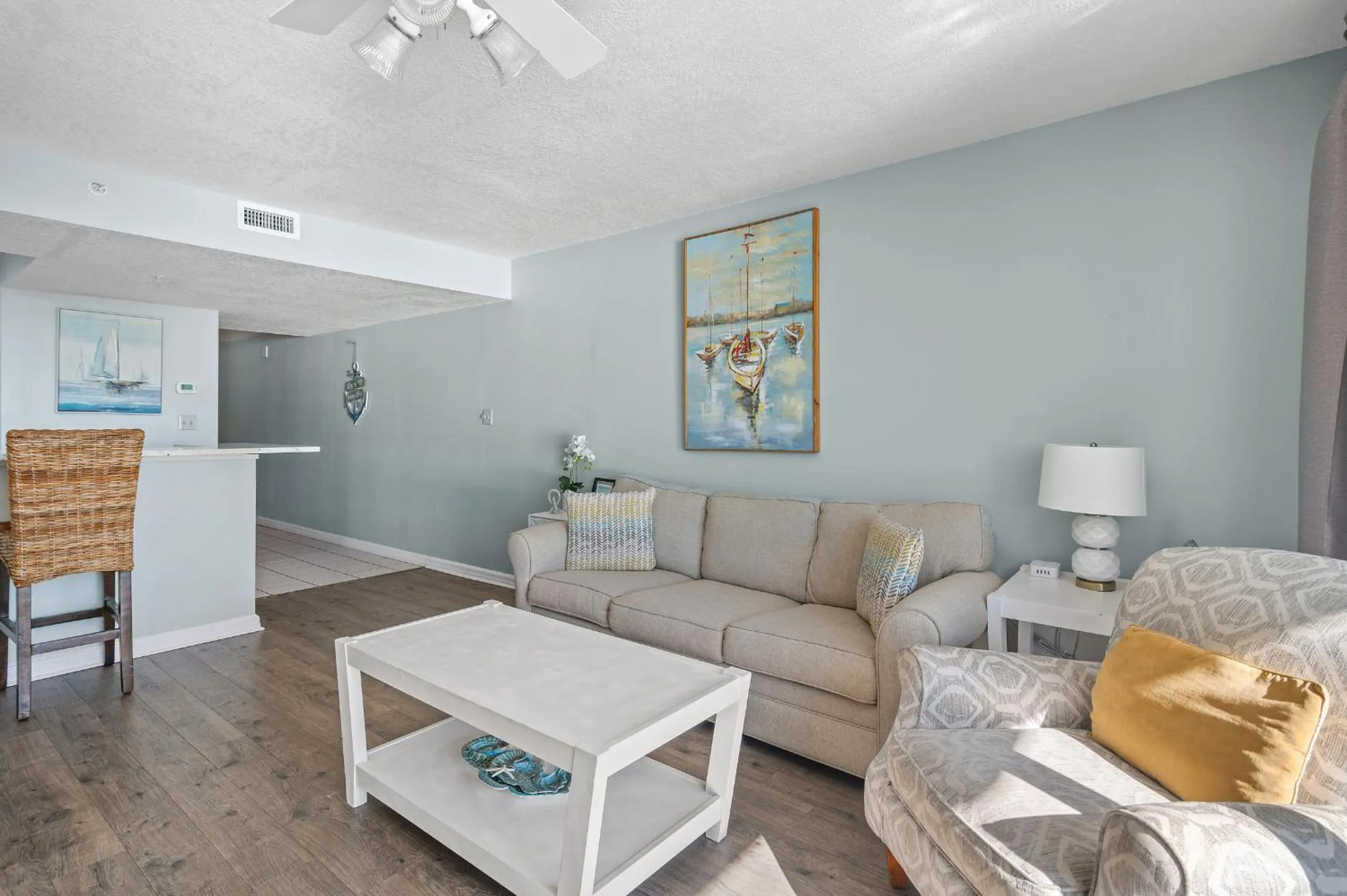 Living room in Just Updated - Beachfront Ocean view, 19th Floor