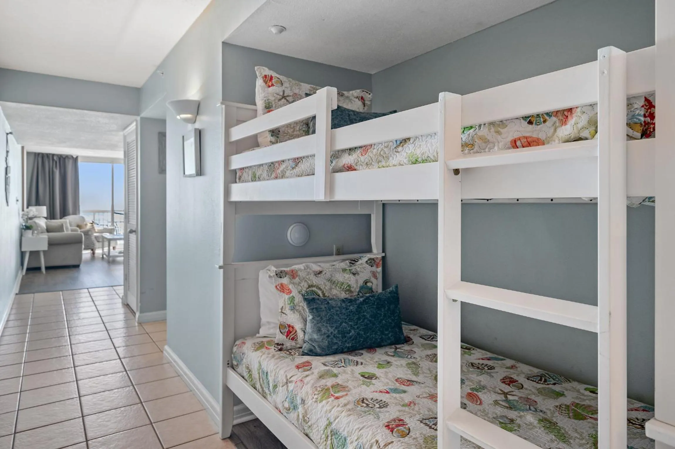 bunk bed, Bed in Just Updated - Beachfront Ocean view, 19th Floor