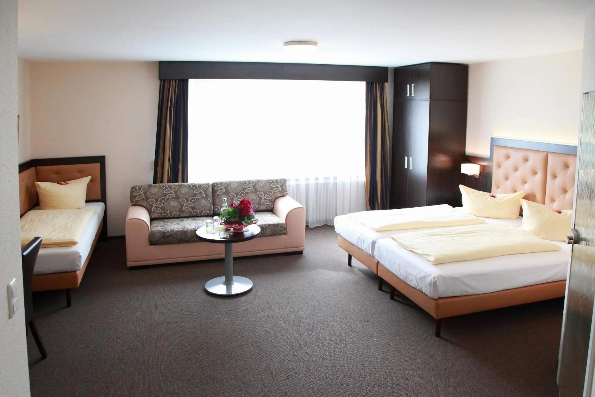 Bedroom, Bed in Hotel zur Heideblüte