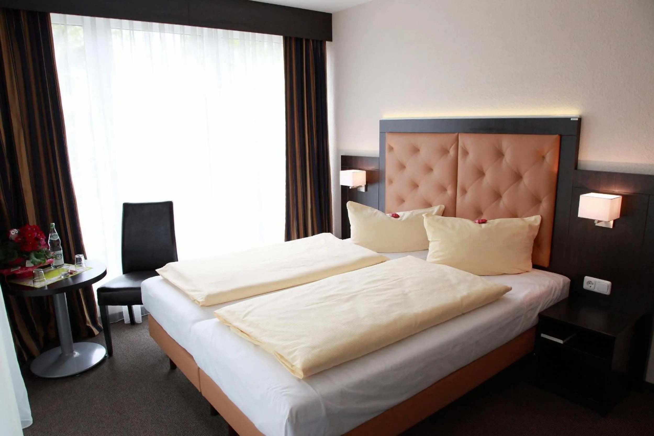 Bedroom, Bed in Hotel zur Heideblüte