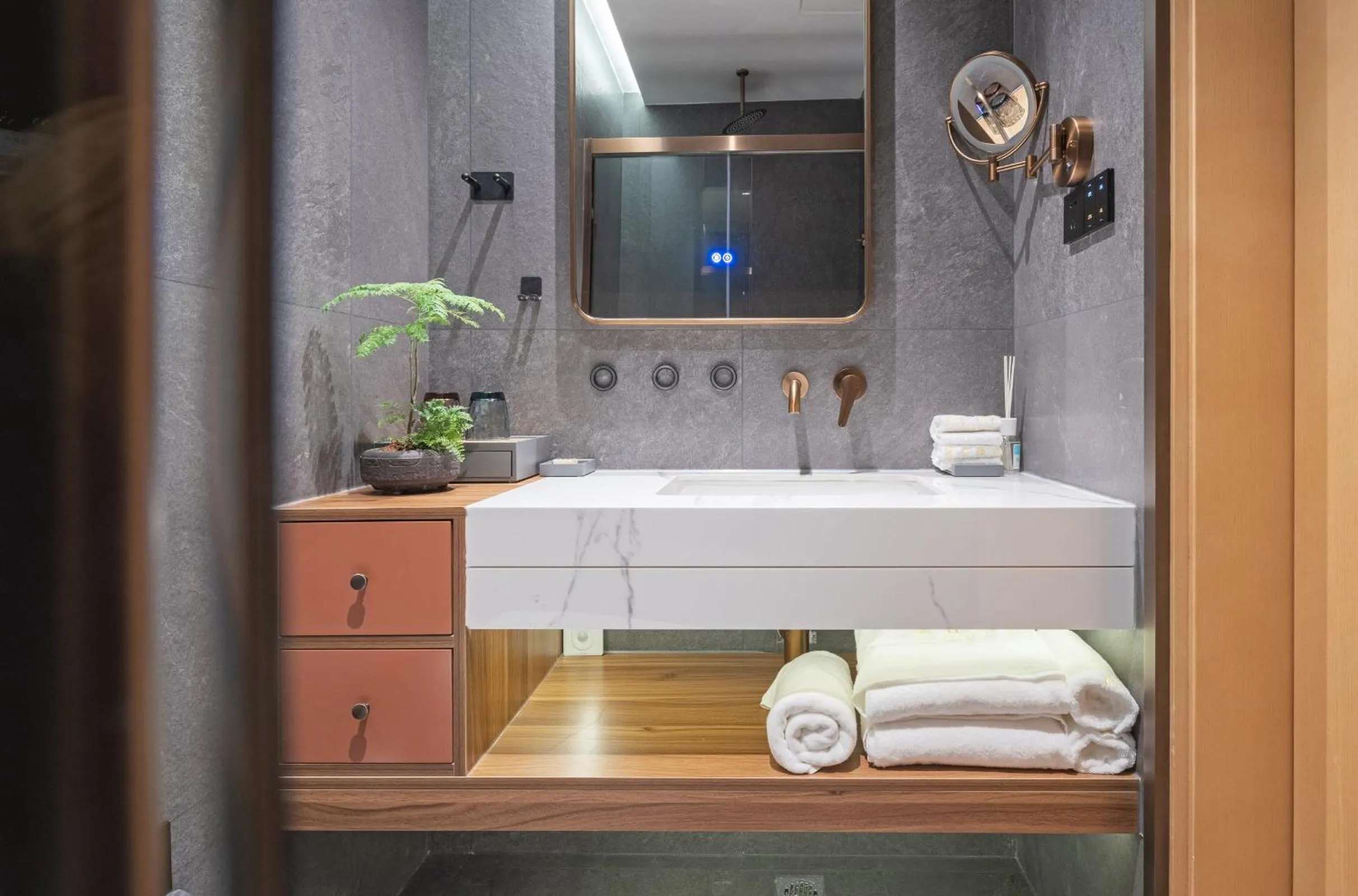 Bathroom in Xinxiang Yayuan Courtyard Hotel Beijing Tiananmen Wangfujing Branch