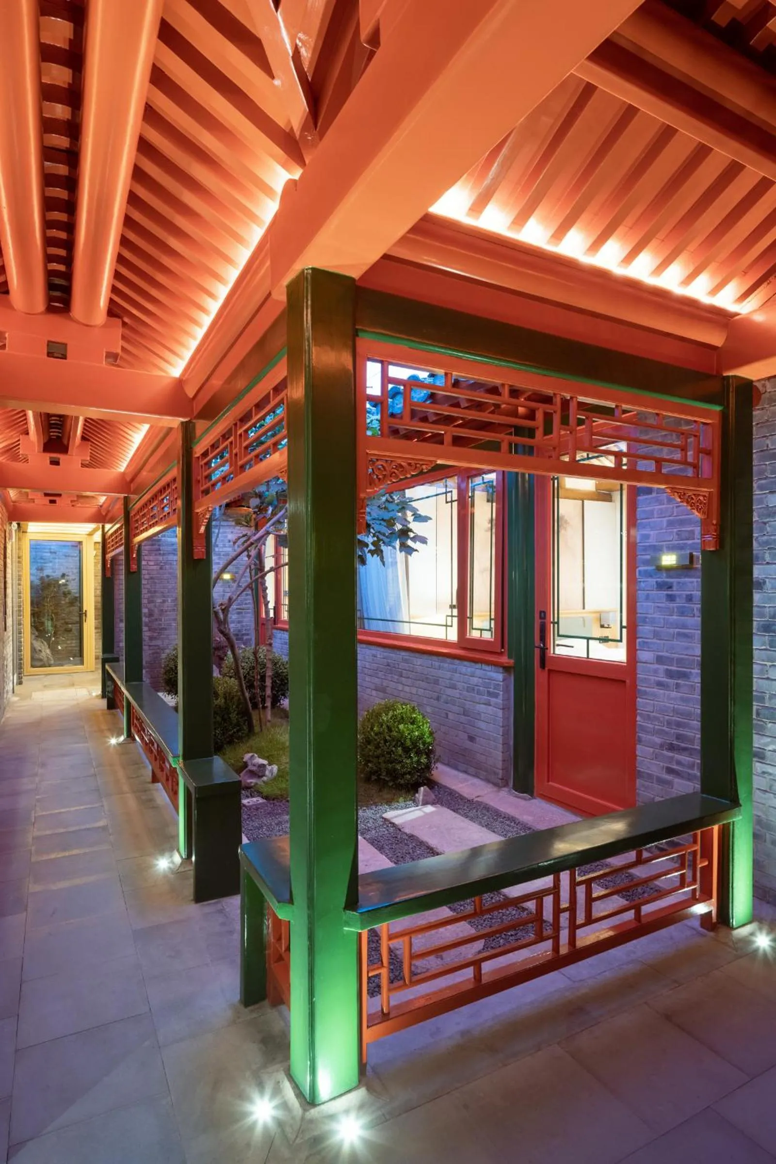 Garden in Xinxiang Yayuan Courtyard Hotel Beijing Tiananmen Wangfujing Branch