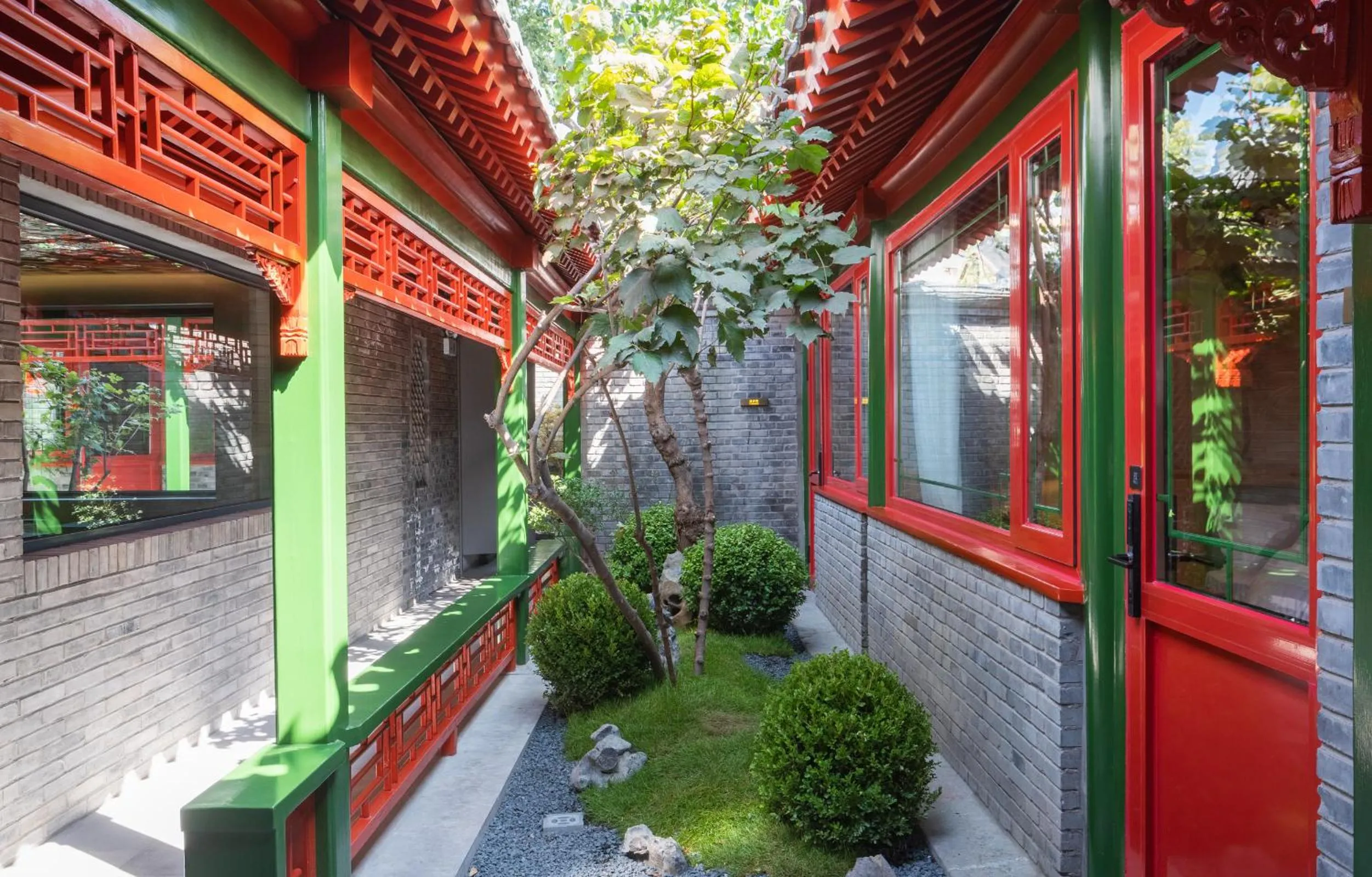 Spring in Xinxiang Yayuan Courtyard Hotel Beijing Tiananmen Wangfujing Branch