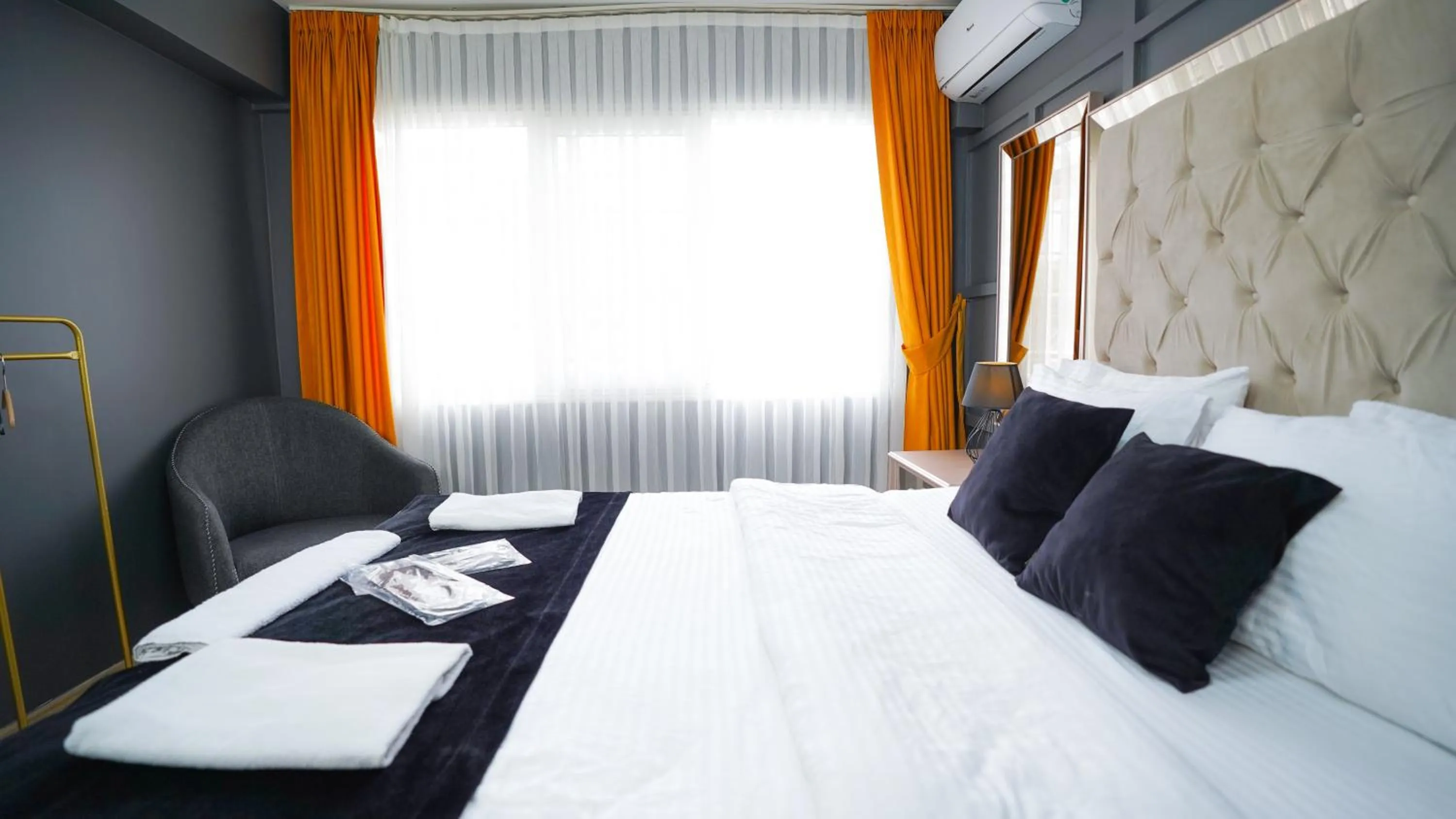 Bed in Luka Suit Hotel