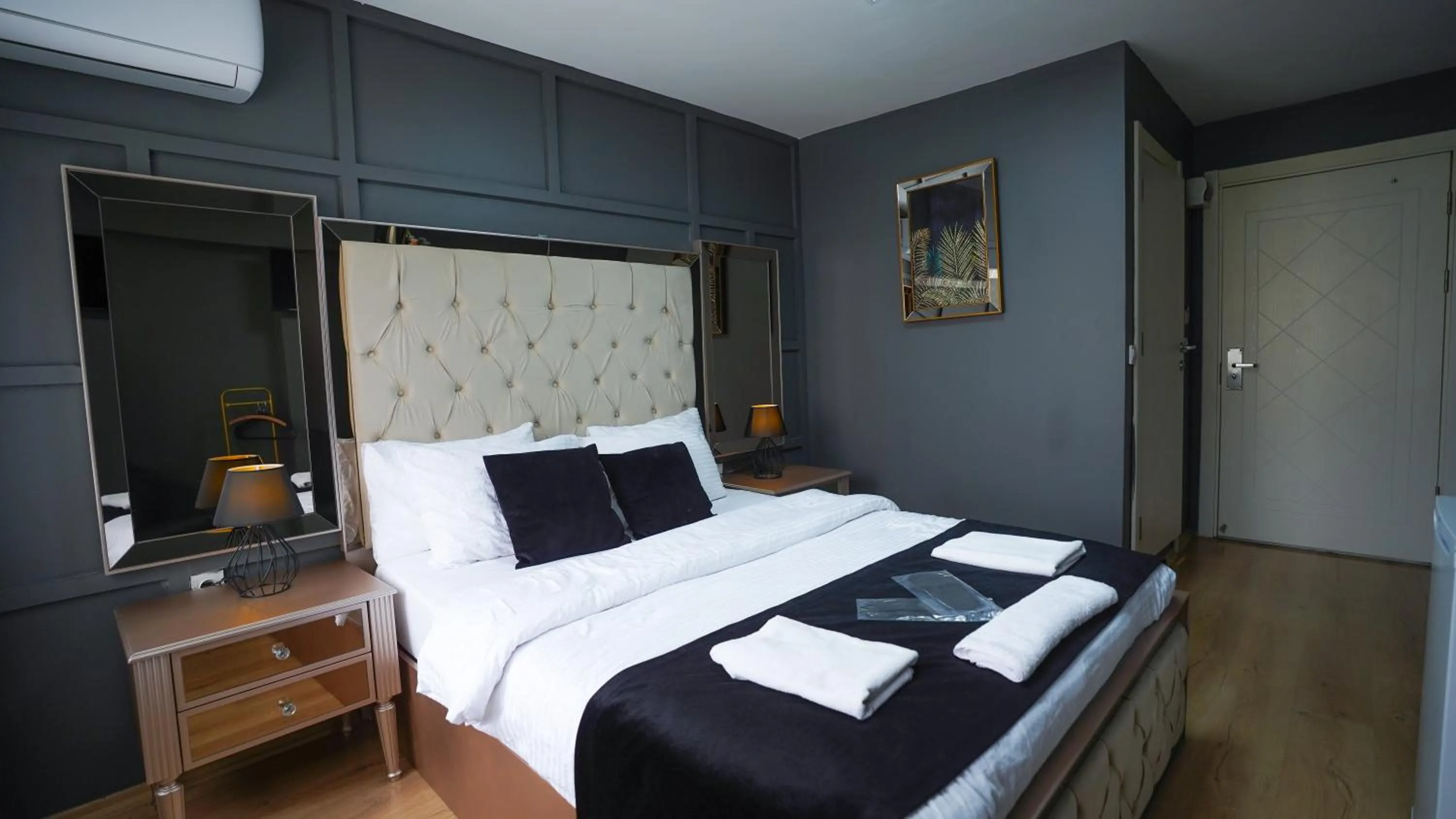 Bed in Luka Suit Hotel