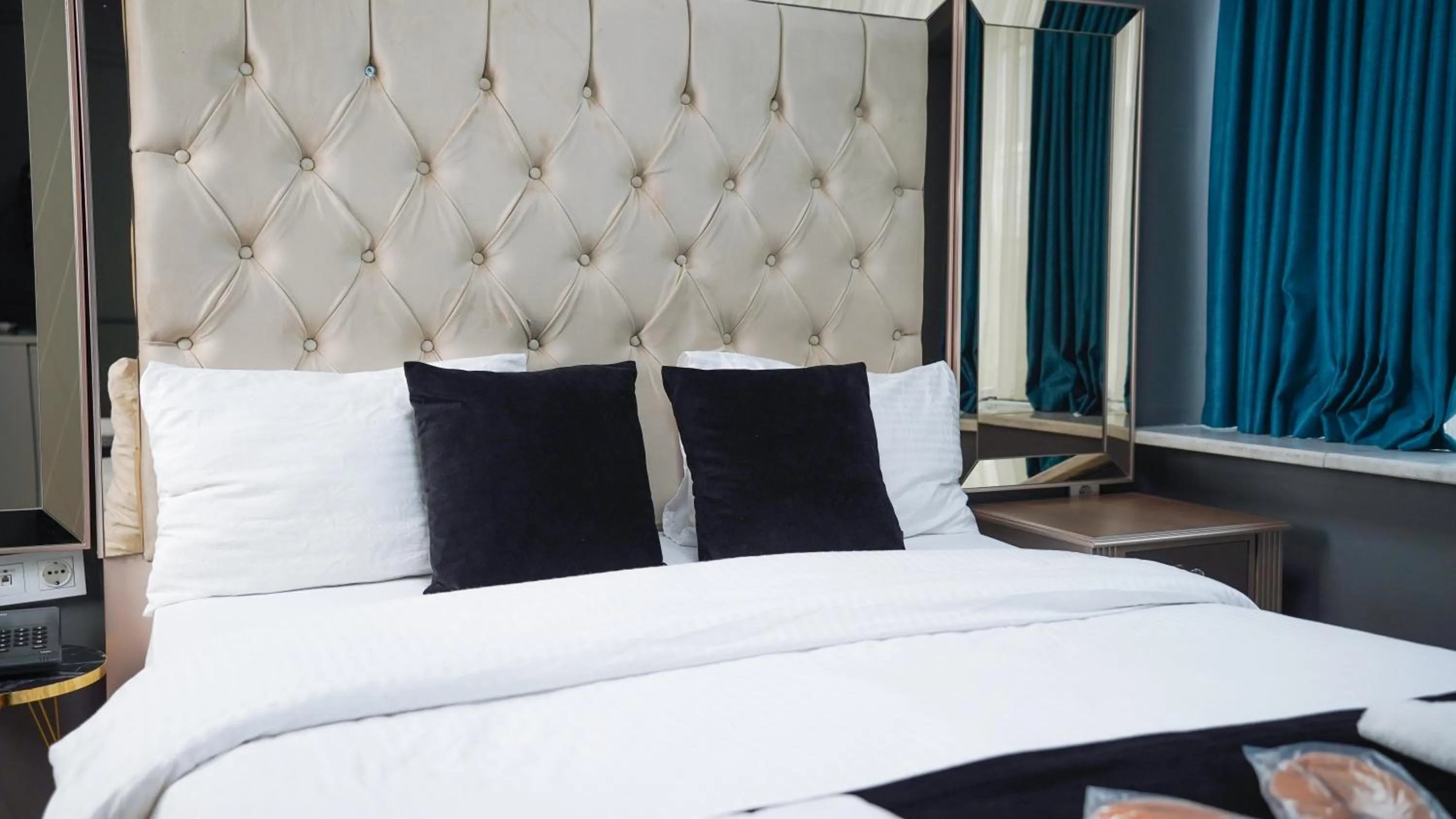 Bed in Luka Suit Hotel