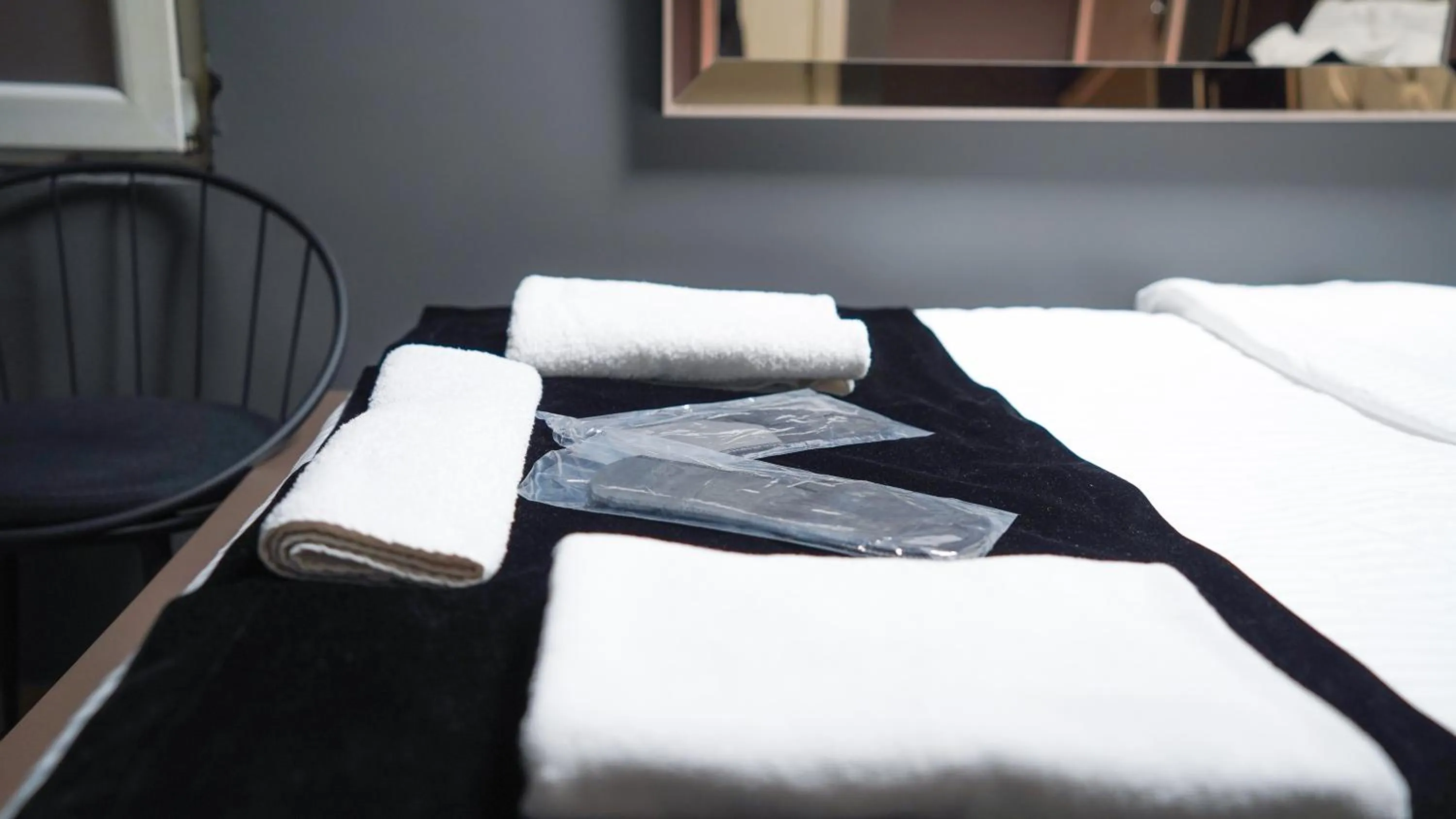 Bed in Luka Suit Hotel